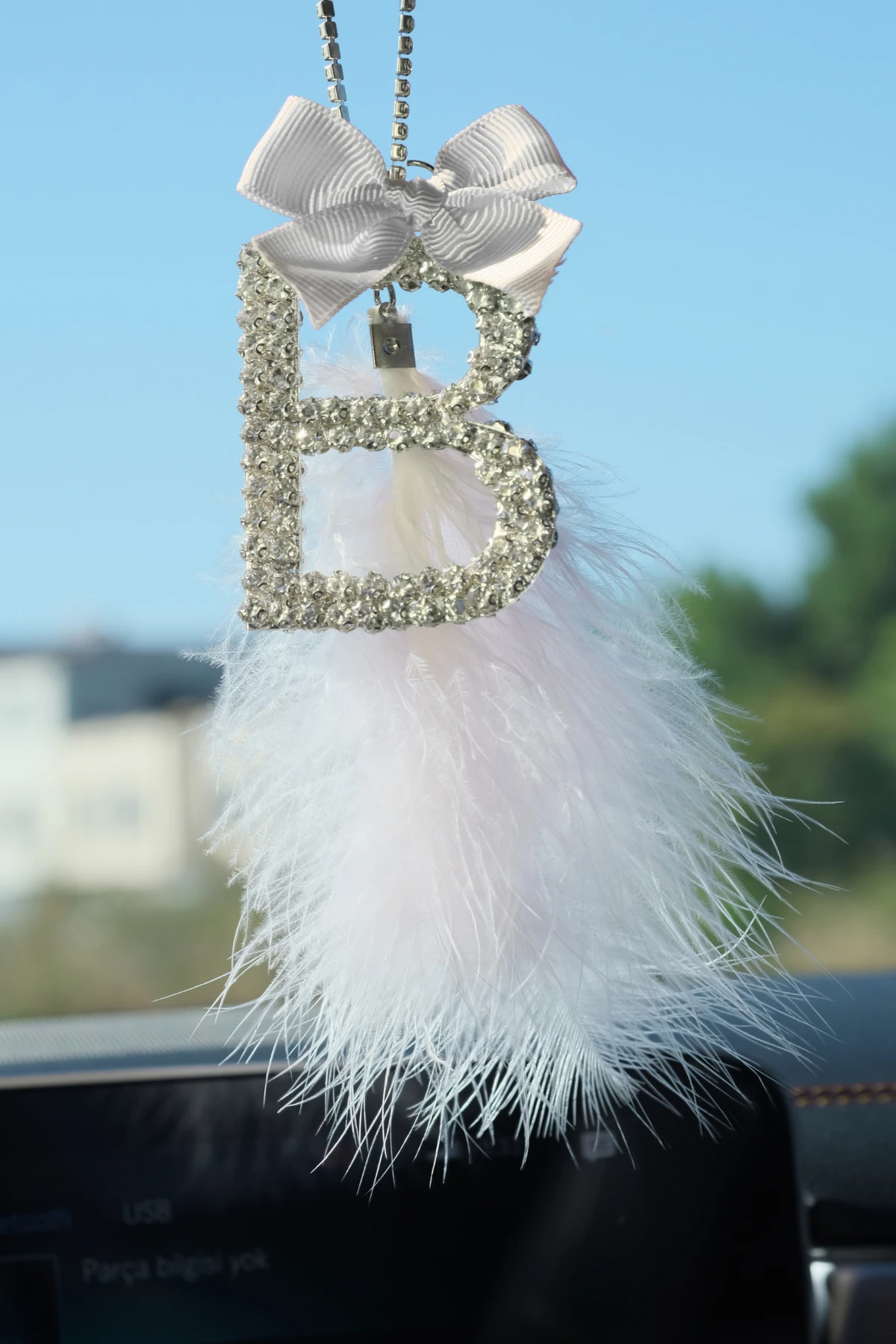 Gümüş 7 Cm Harf Dikiz Süsü & Tüy & Beyaz Kurdela