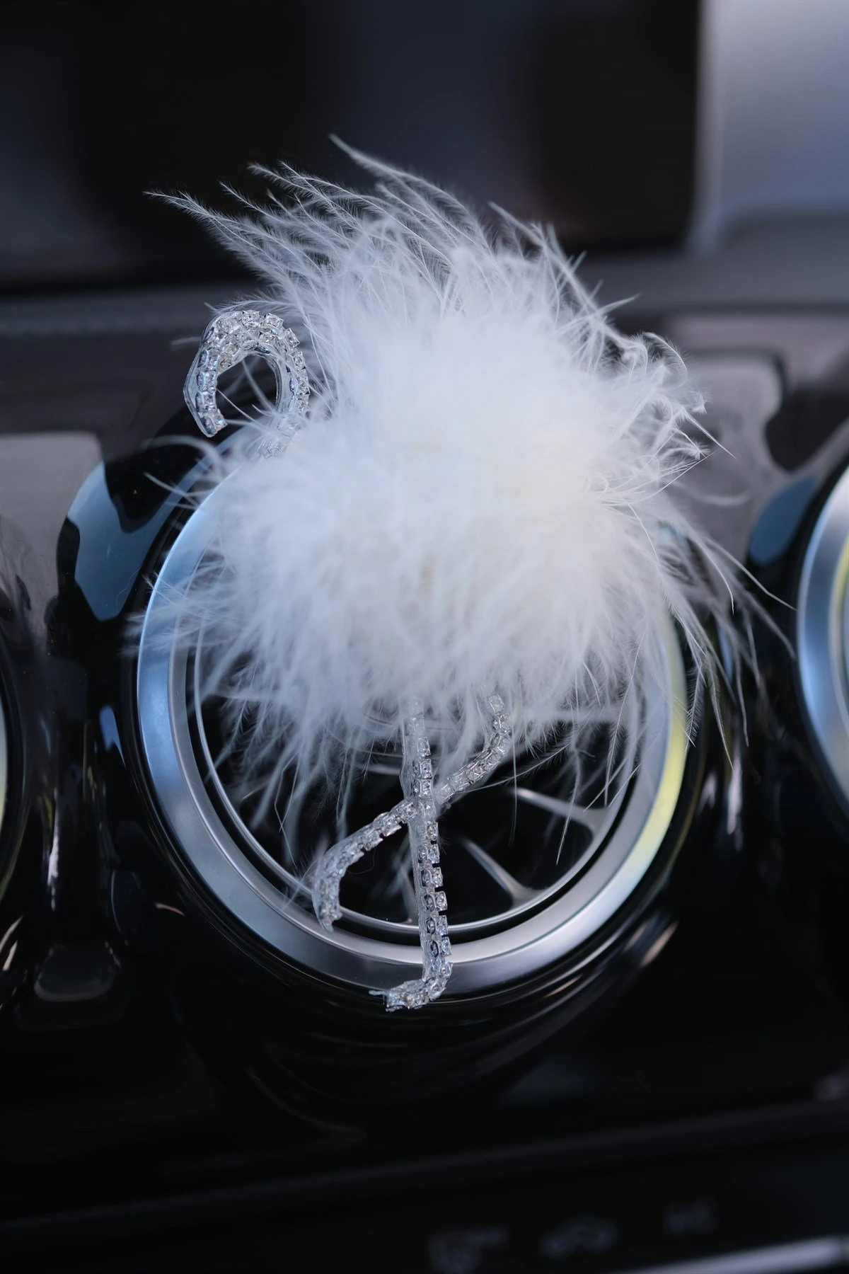 Flamingo Koku Gümüş Taş & Krem Tüy Sol Yön