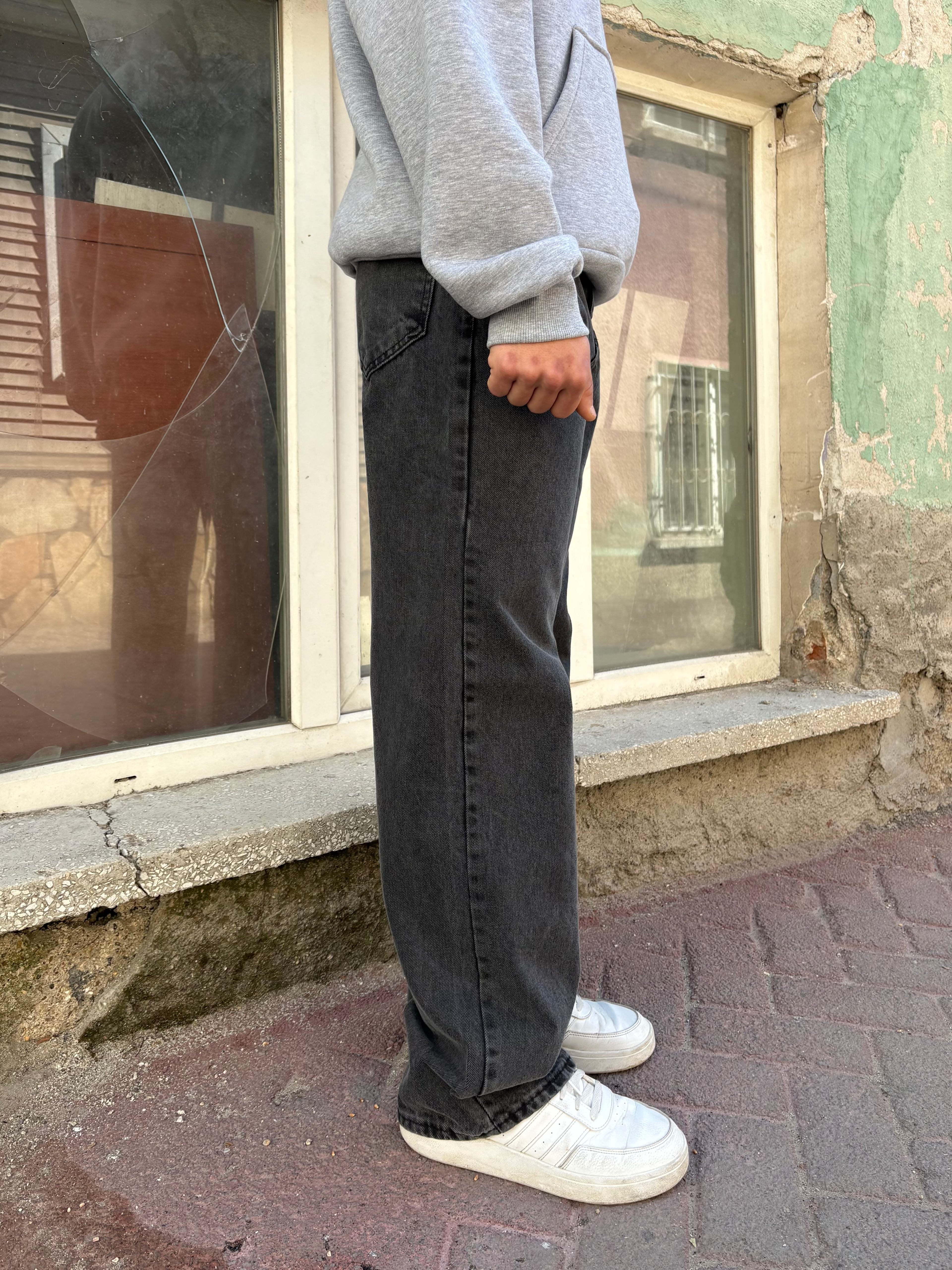 Baggy Jeans in Washed Dark Grey