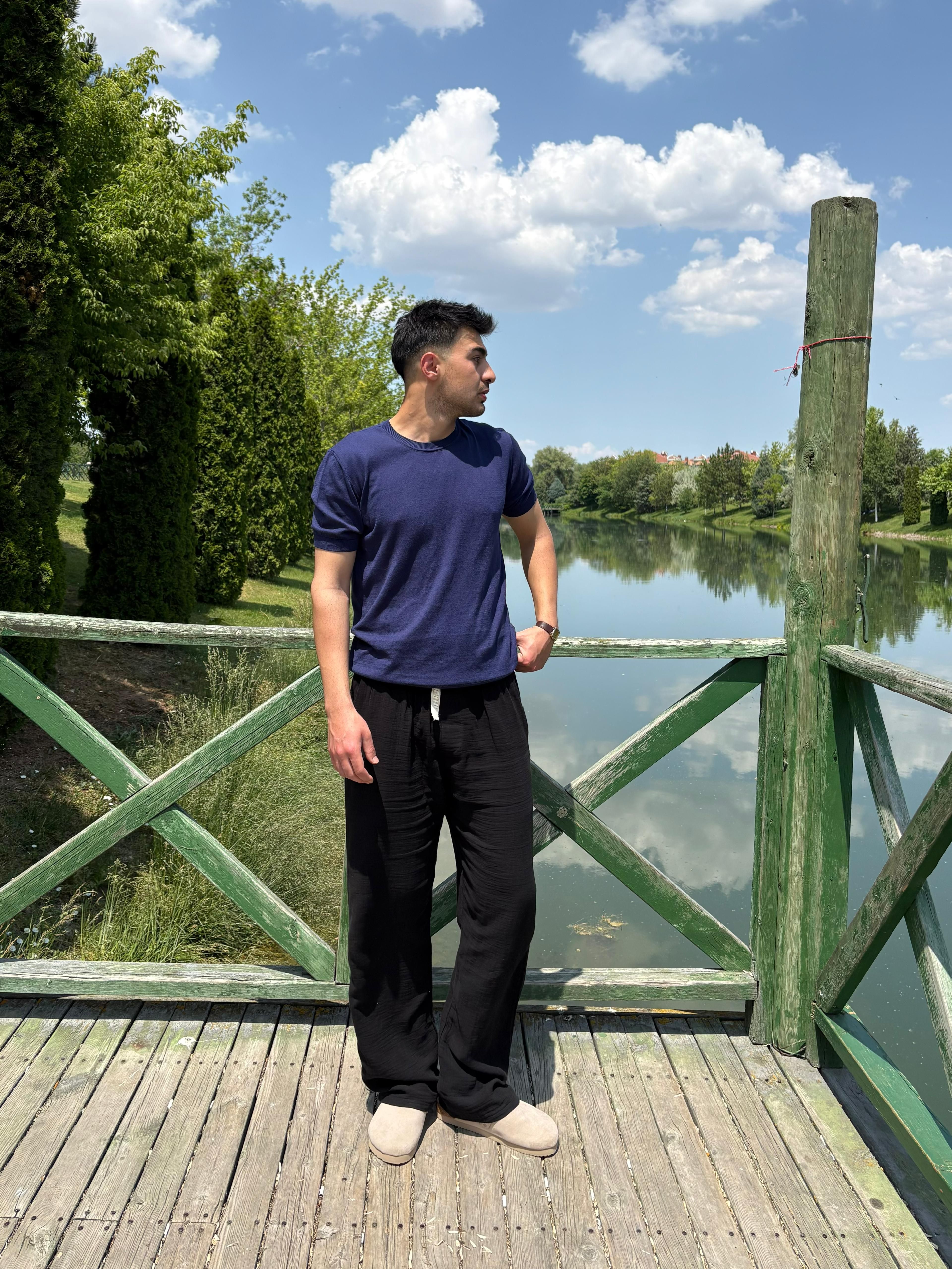 Navy Blue Basic T-shirt - Slim Fit