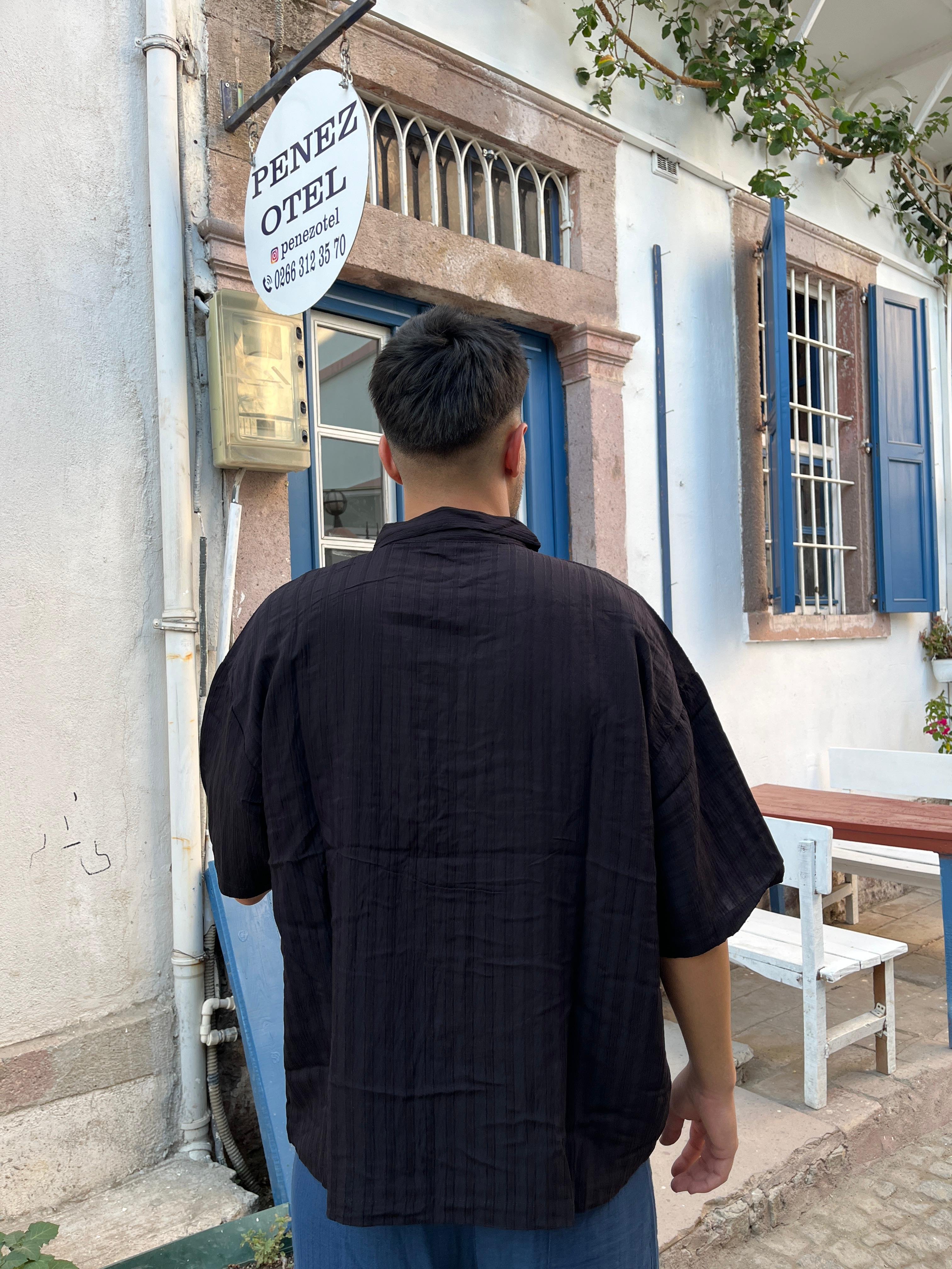 Siyah Kısa Kollu Oversize Gömlek