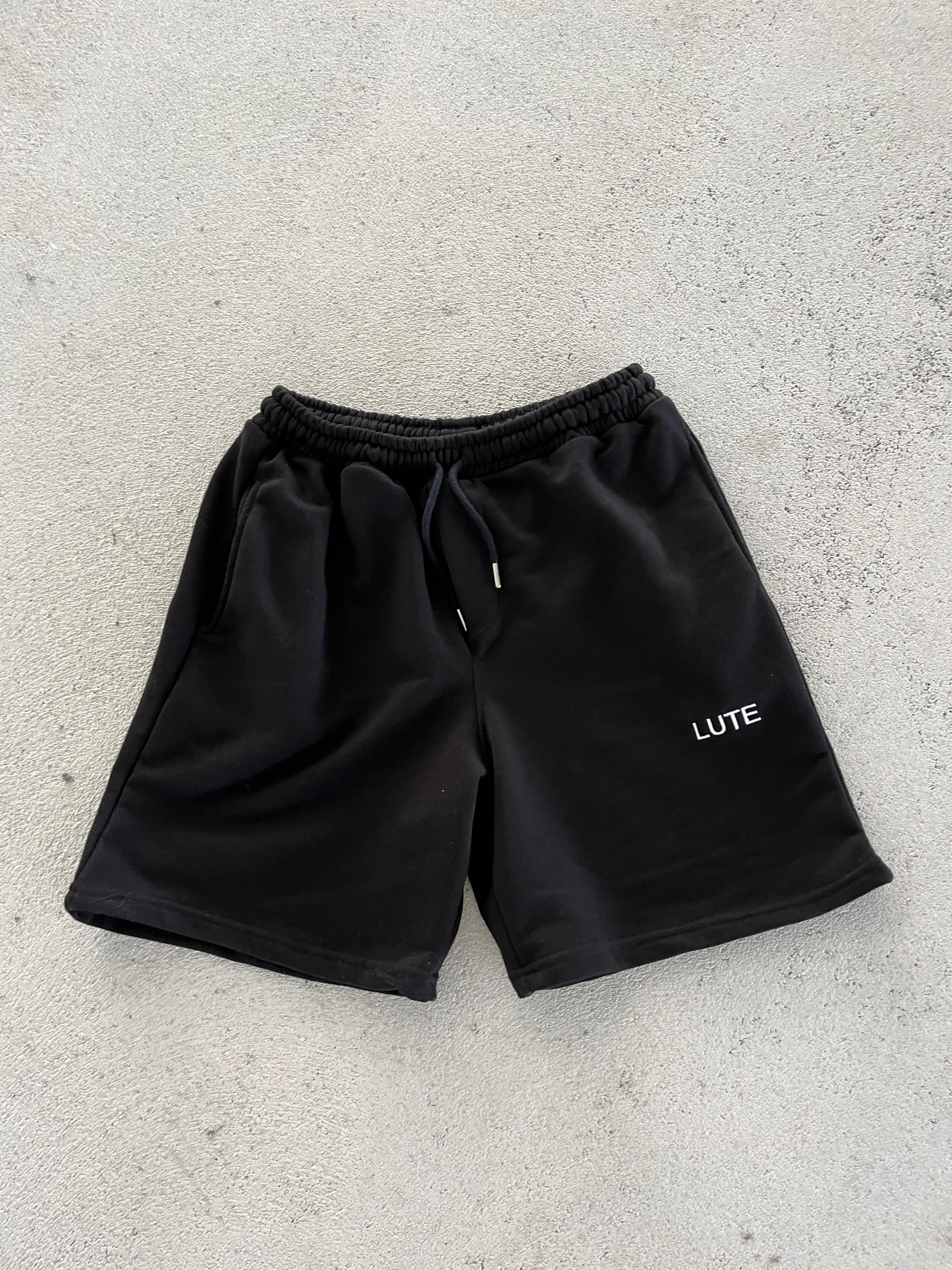 LUTE Pemium Nakış Detaylı Oversize Şort - Siyah