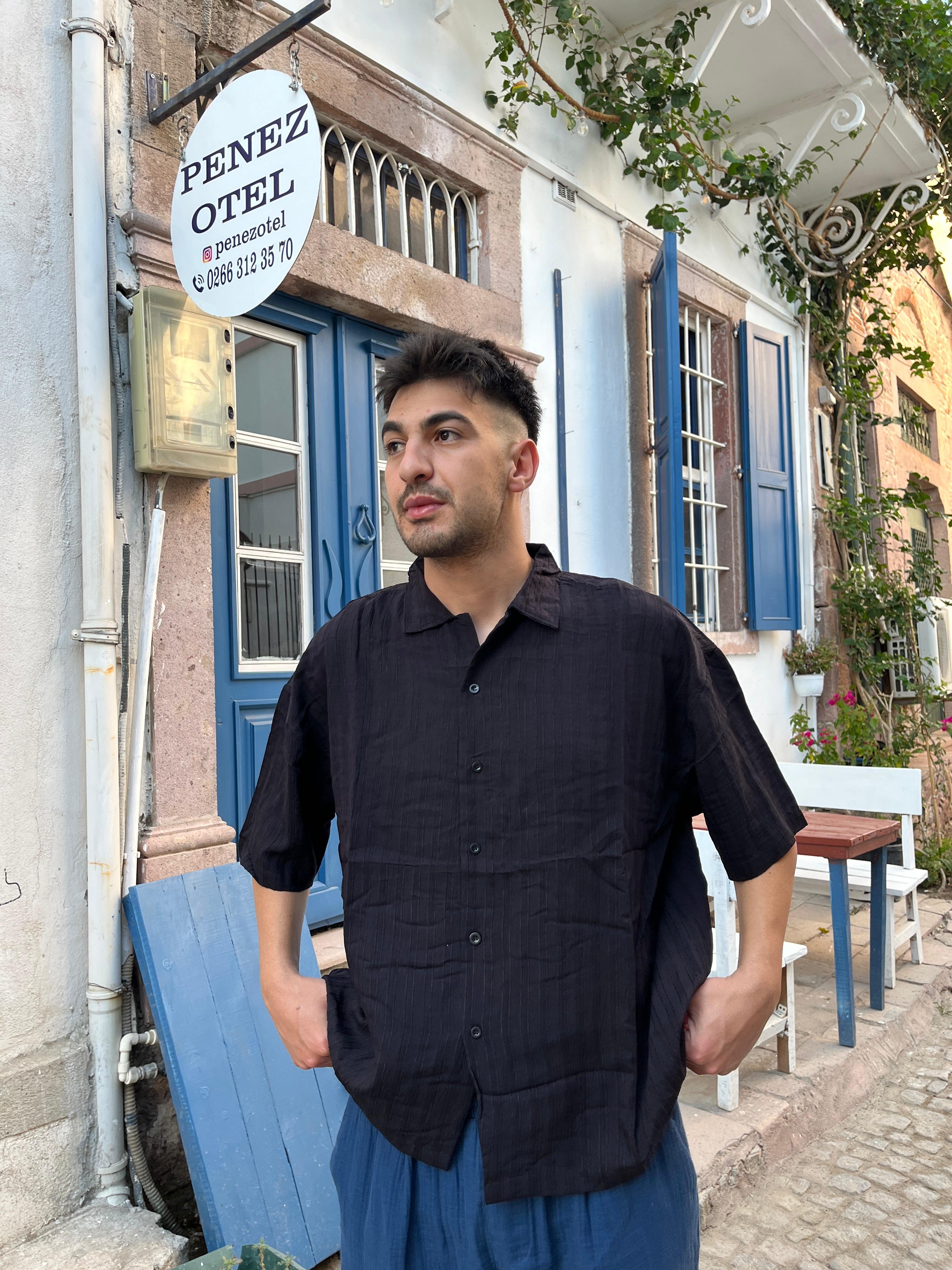 Siyah Kısa Kollu Oversize Gömlek