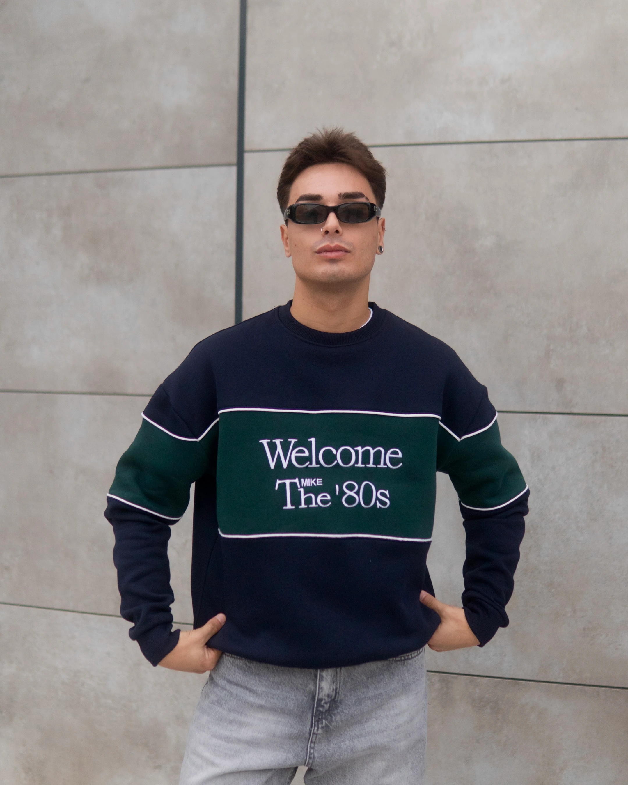 80's Oversize Unisex Sweatshirt