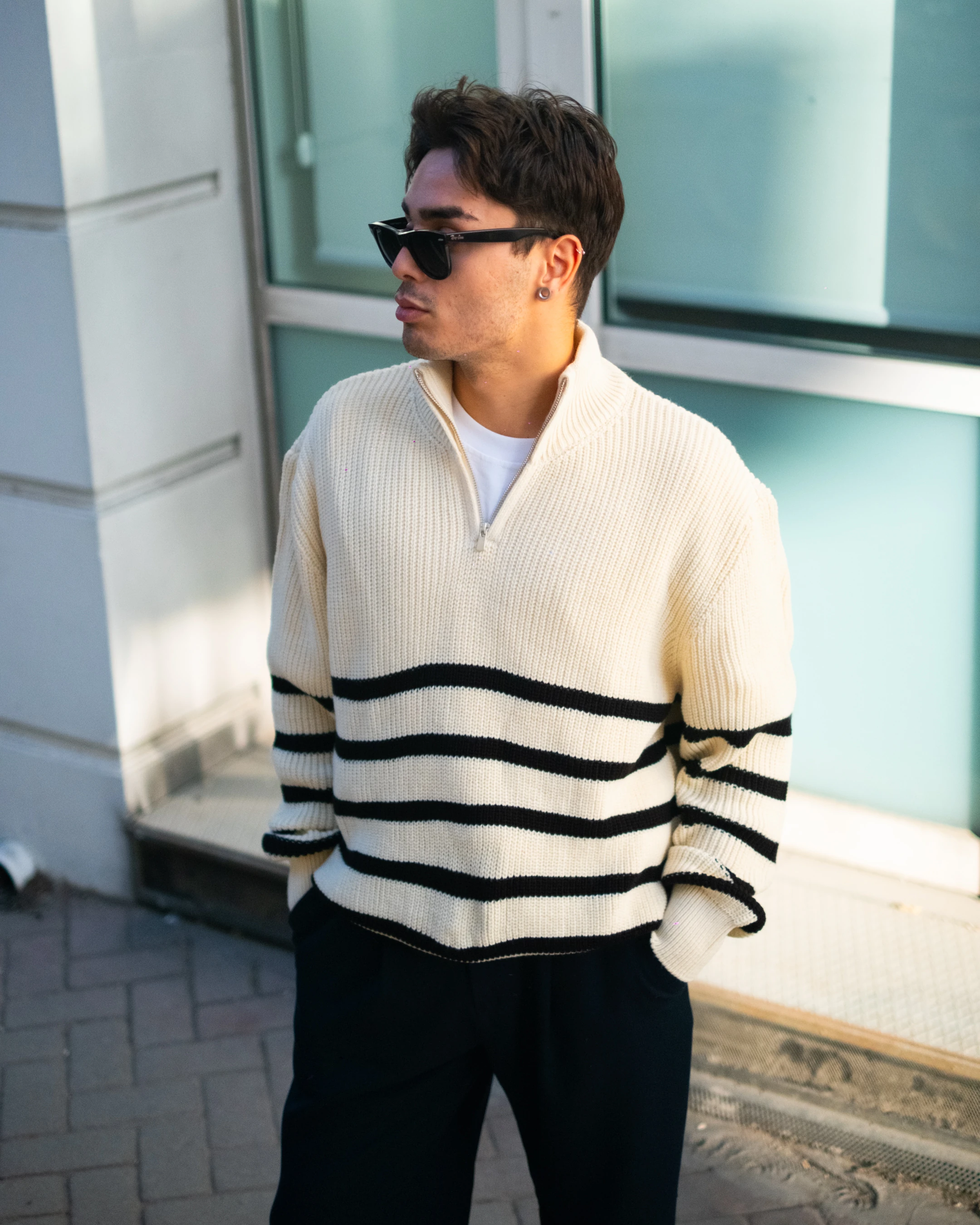 Krem Yarım Fermuarlı Oversize Çizgili Triko