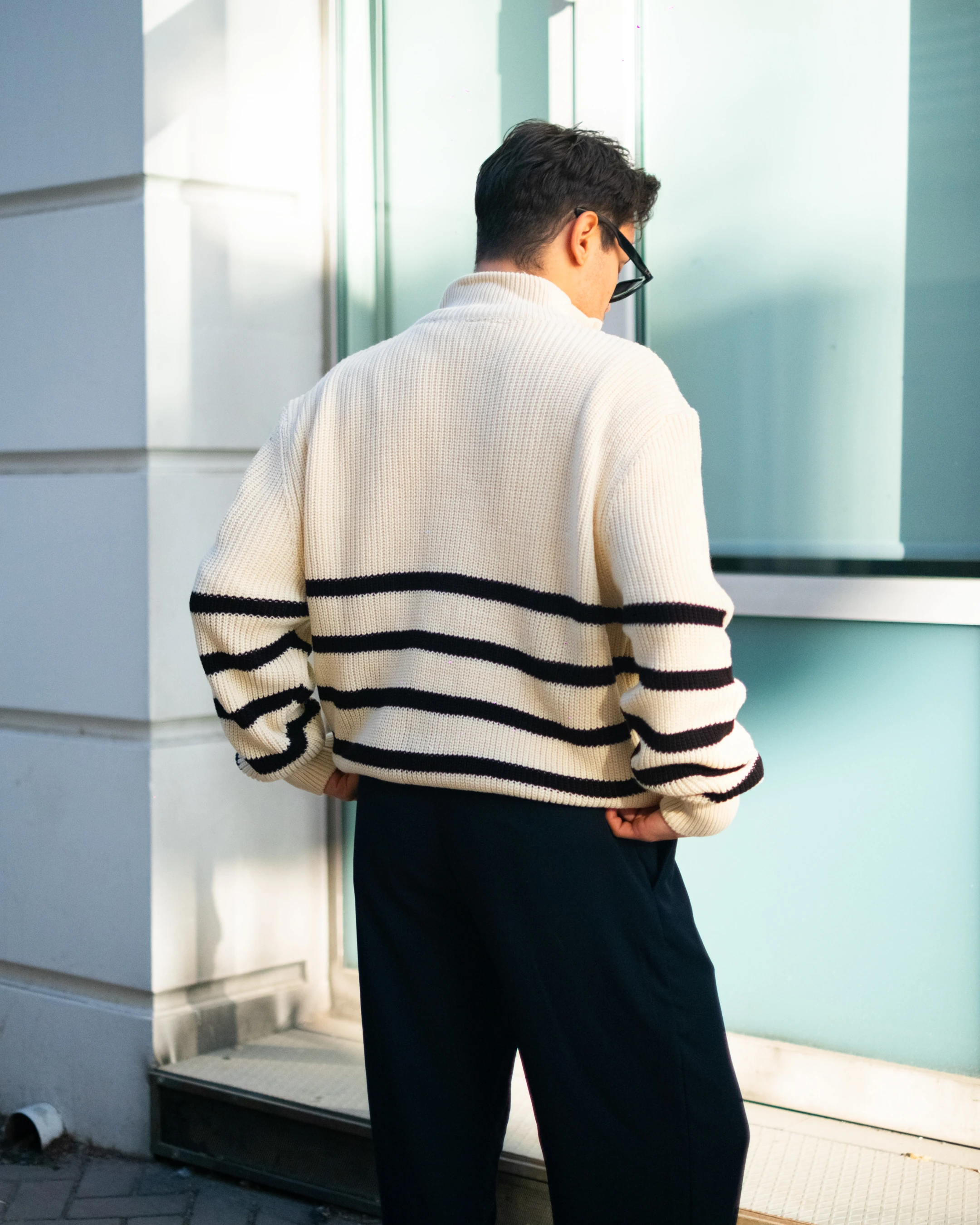 Krem Yarım Fermuarlı Oversize Çizgili Triko