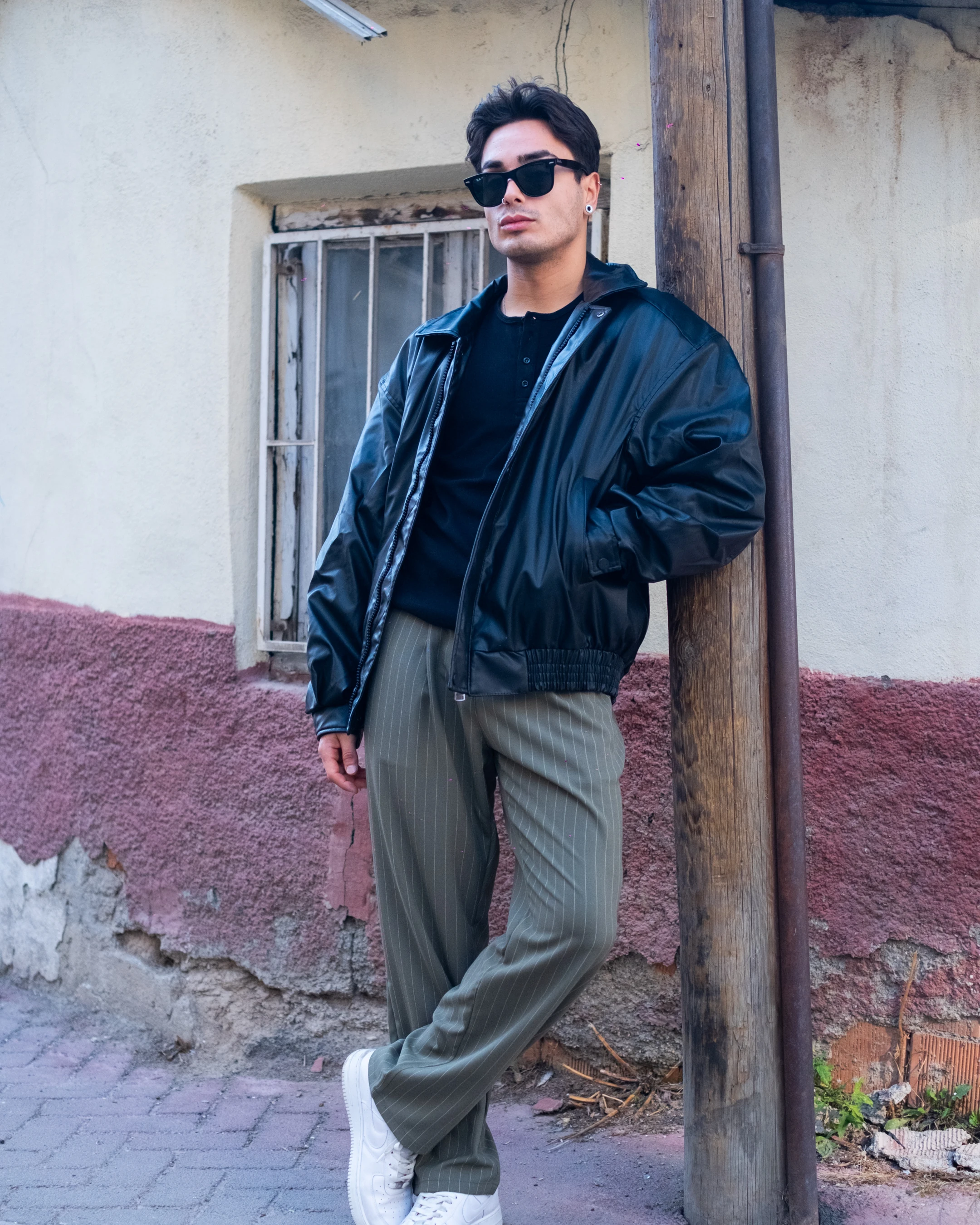 Siyah Düğmeli Uzun Kol Slim Fit Tişört