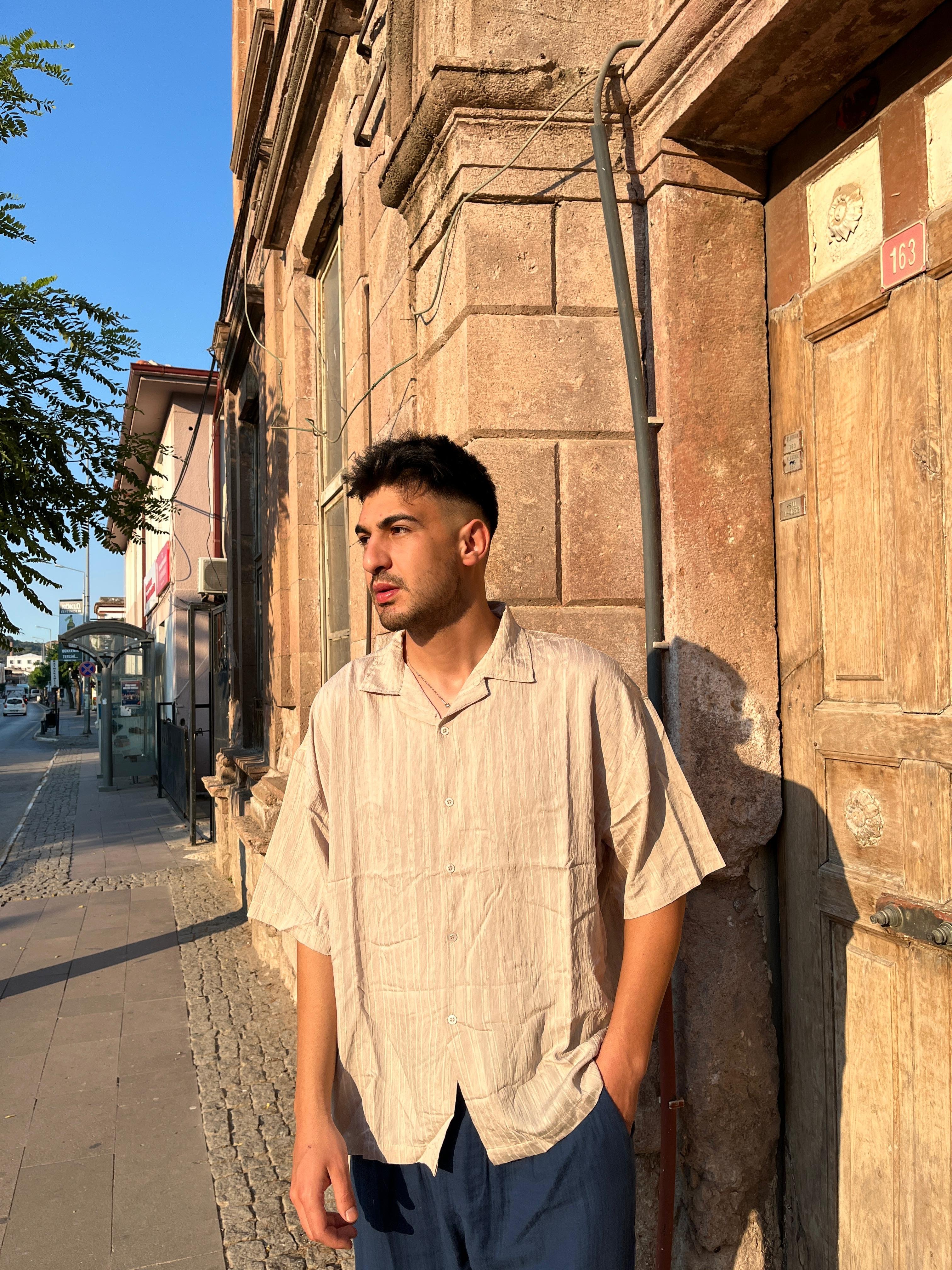 Bej Kısa Kollu Çizgili Oversize Gömlek