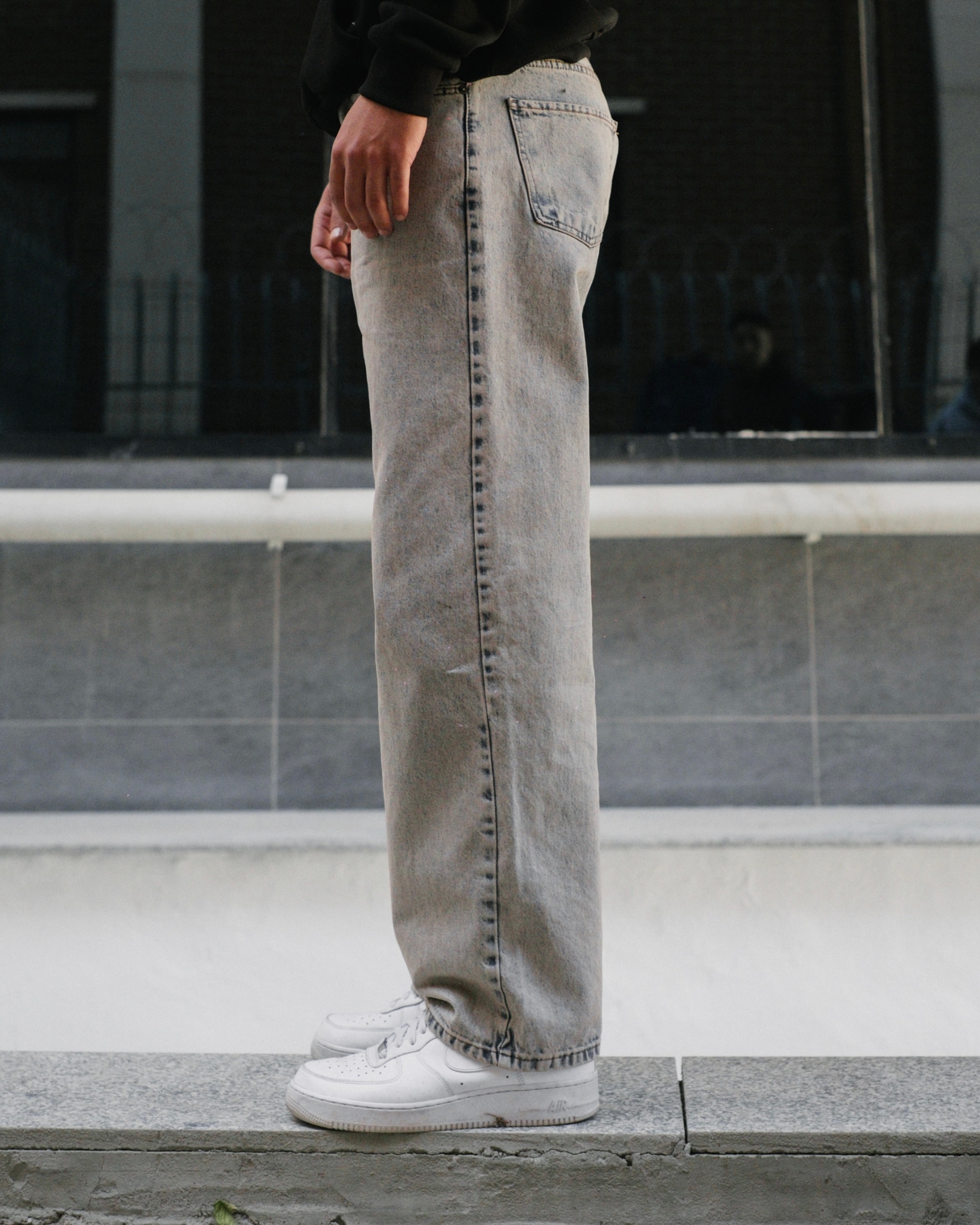 Washed Effect Baggy Jeans 