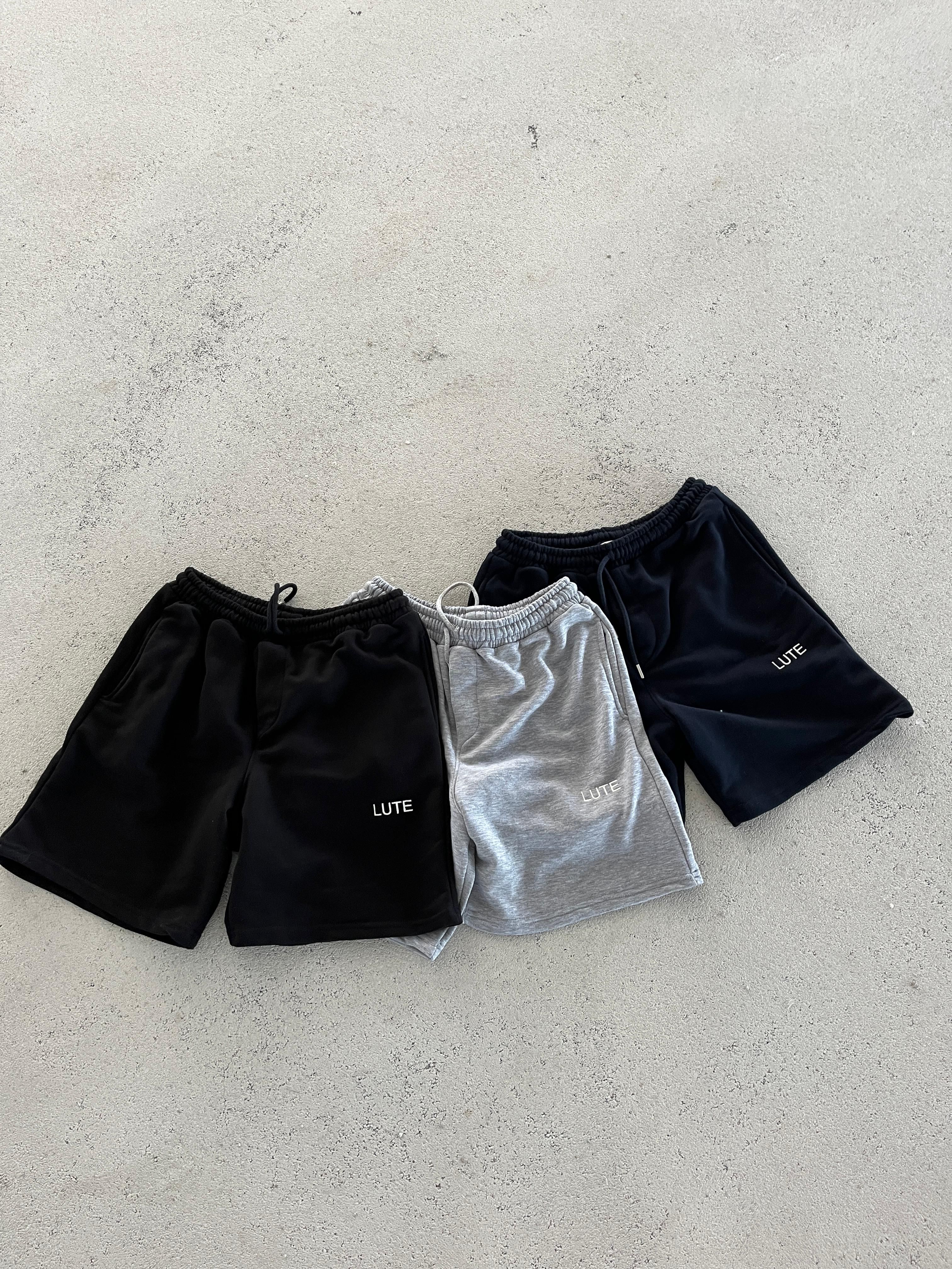 LUTE Pemium Nakış Detaylı Oversize Şort - Koyu Lacivert