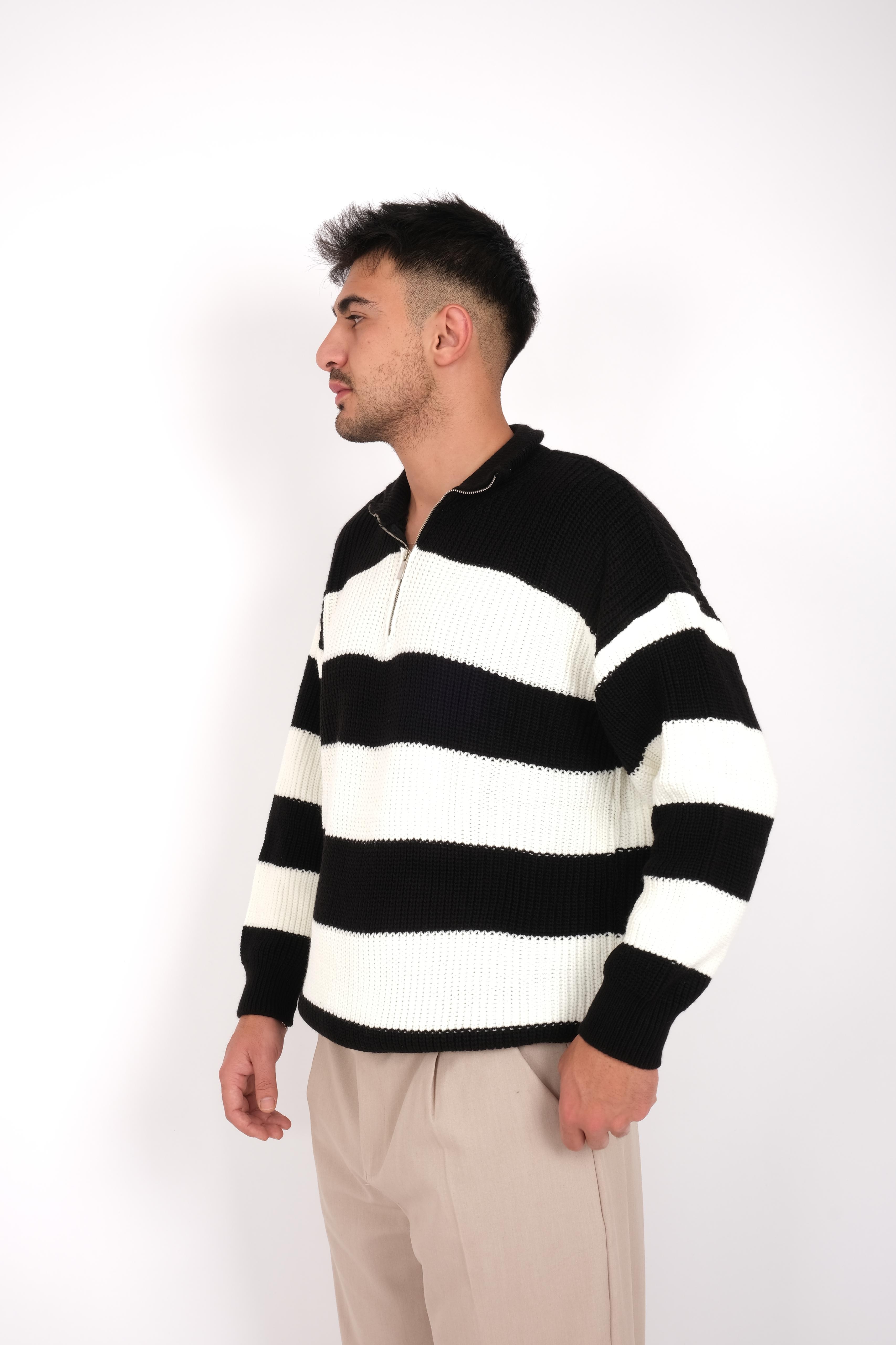 Siyah çizgili oversize yarım fermuarlı triko