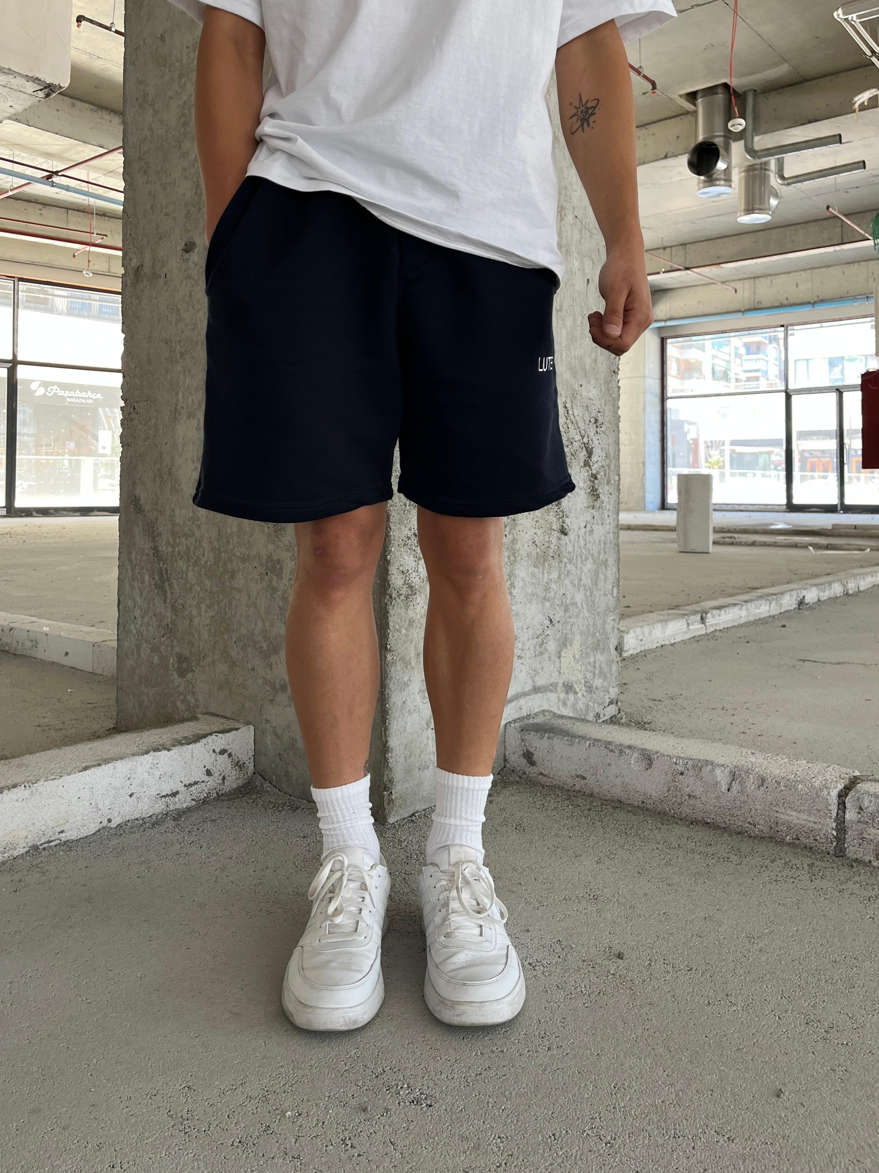 LUTE Pemium Nakış Detaylı Oversize Şort - Koyu Lacivert