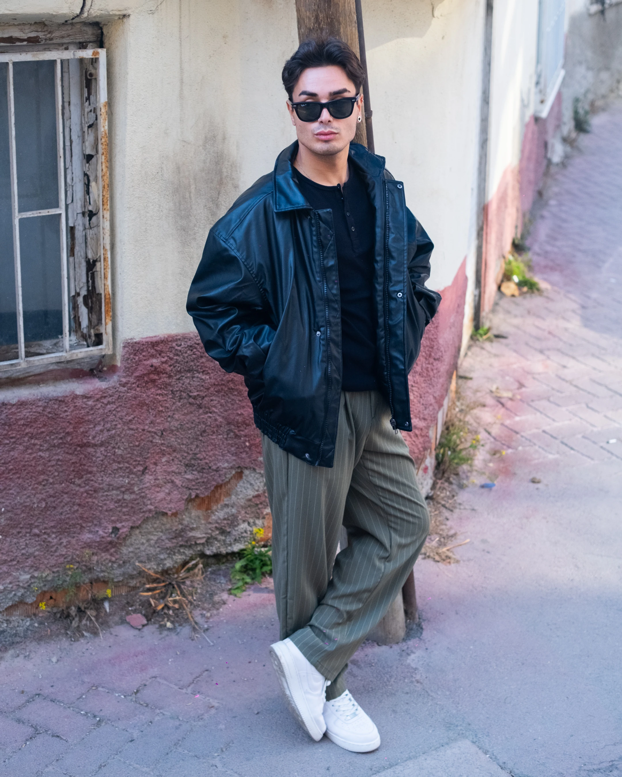 Siyah Düğmeli Uzun Kol Slim Fit Tişört