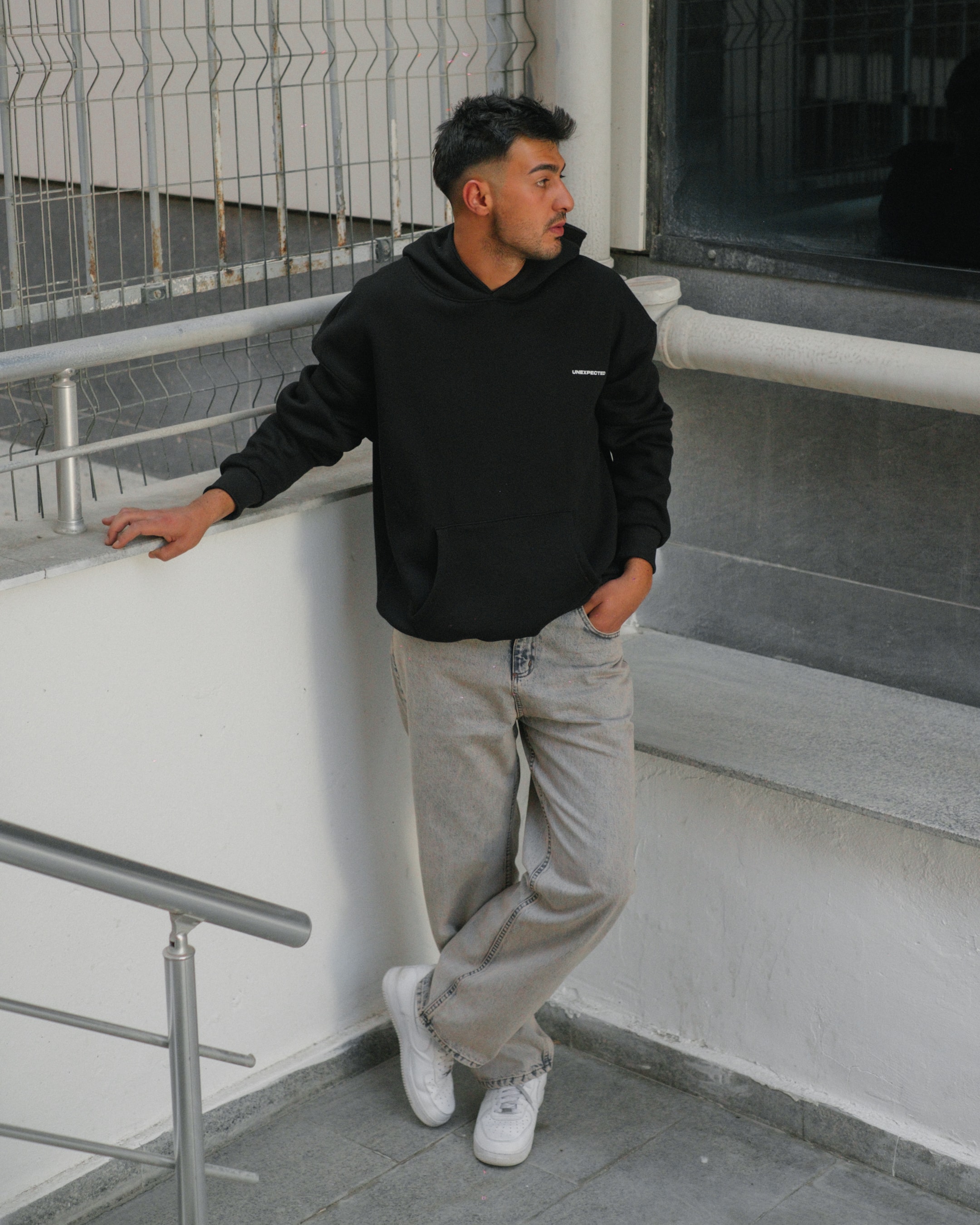 Washed Effect Baggy Jeans 