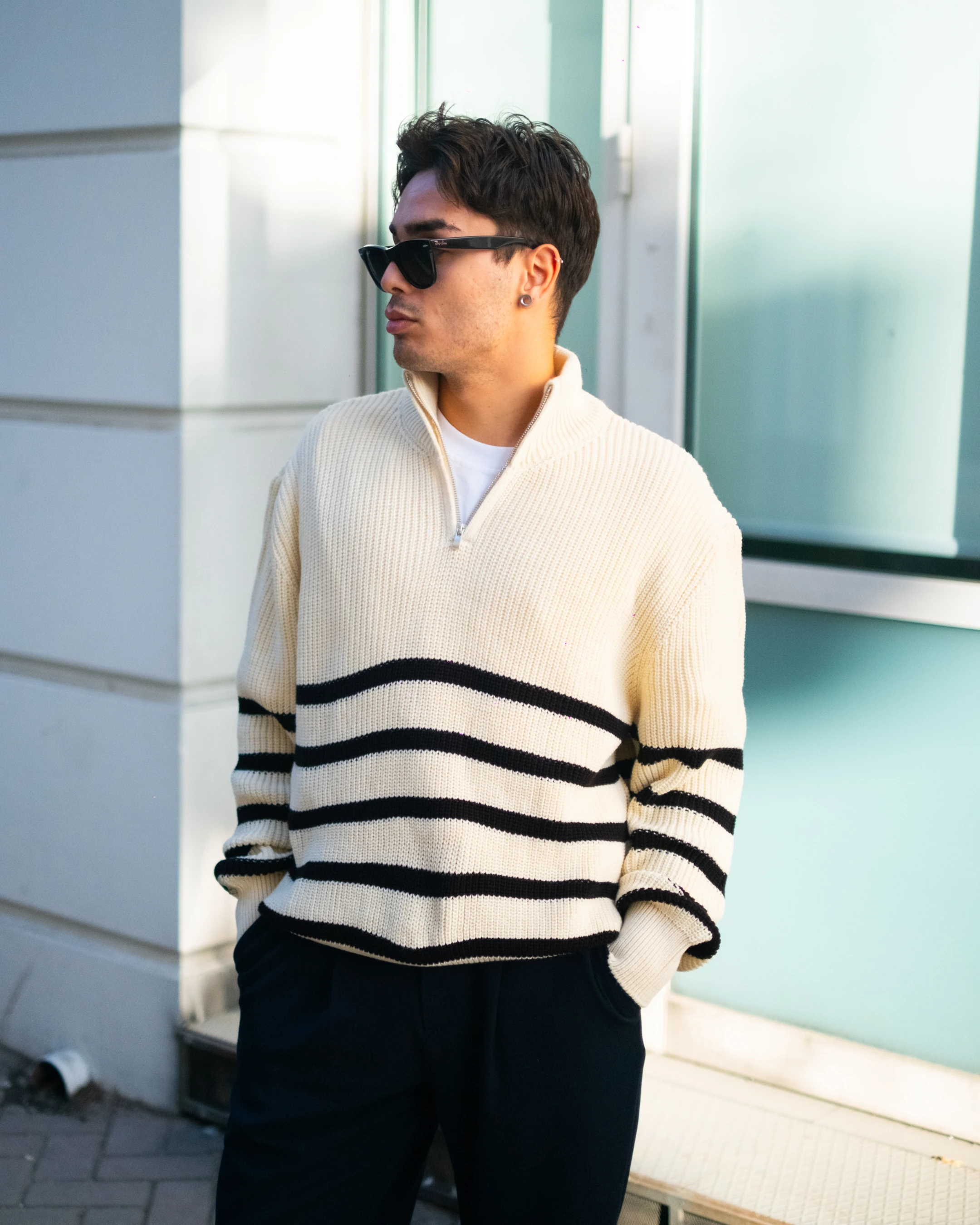 Krem Yarım Fermuarlı Oversize Çizgili Triko