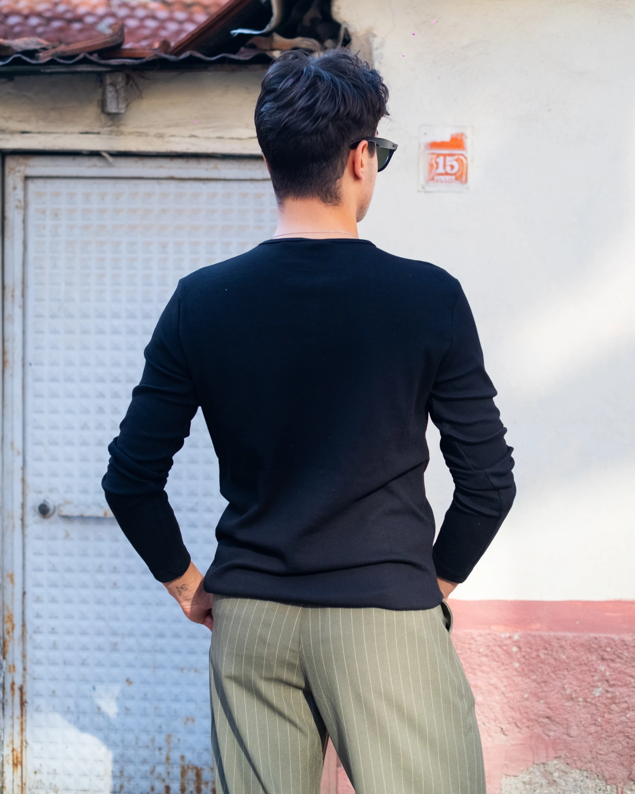 Siyah Düğmeli Uzun Kol Slim Fit Tişört