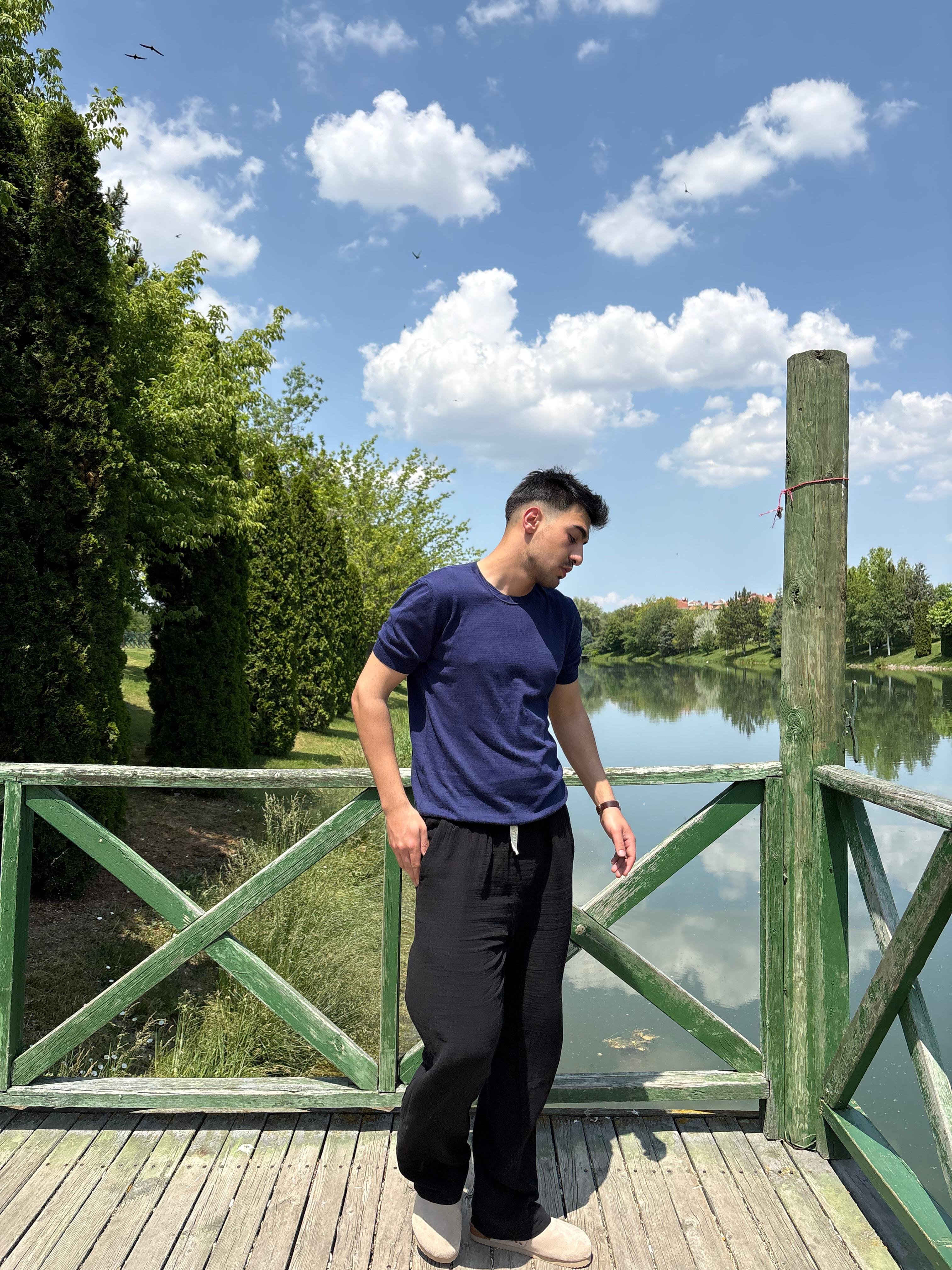 Navy Blue Basic T-shirt - Slim Fit