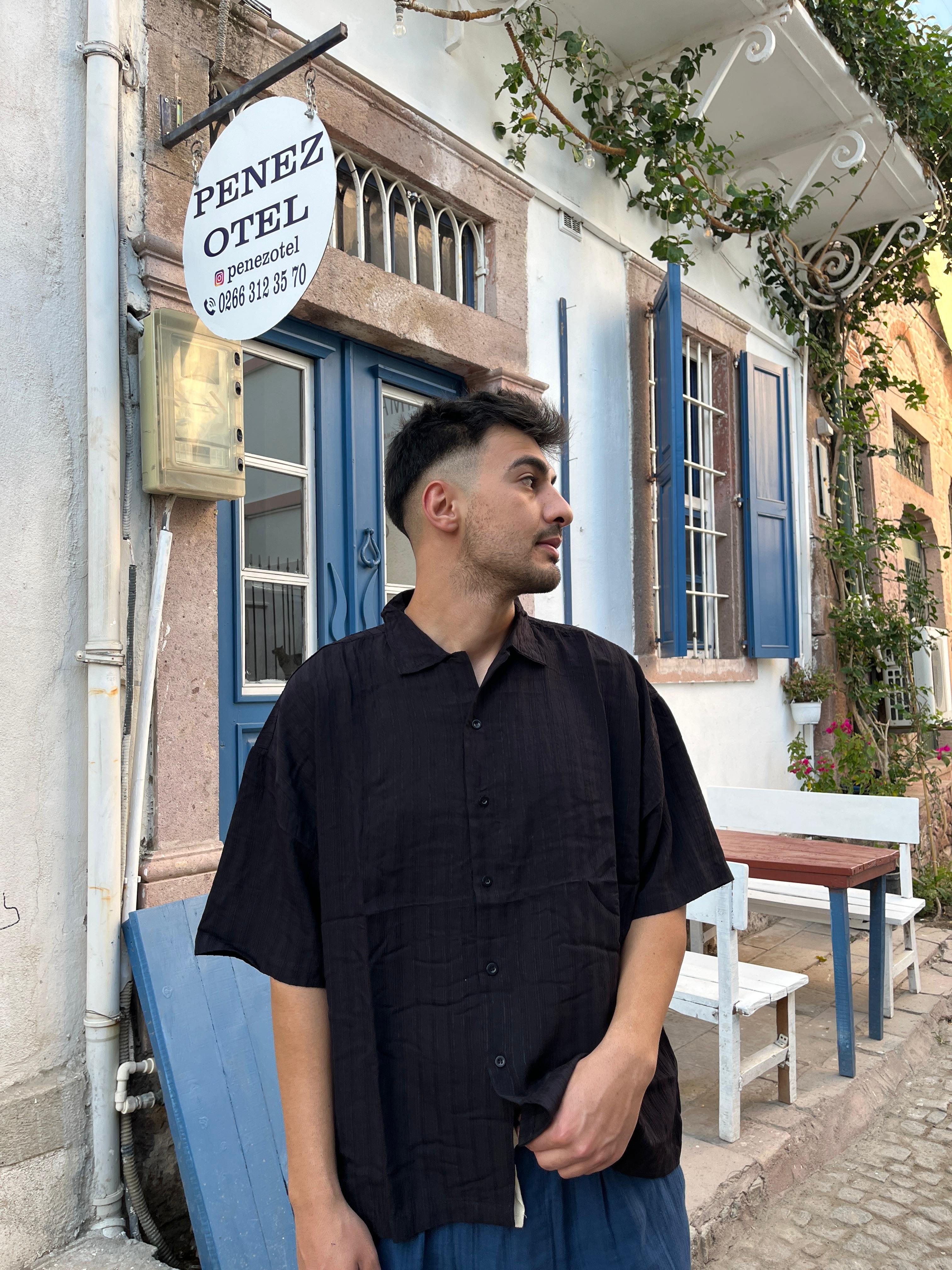 Siyah Kısa Kollu Oversize Gömlek