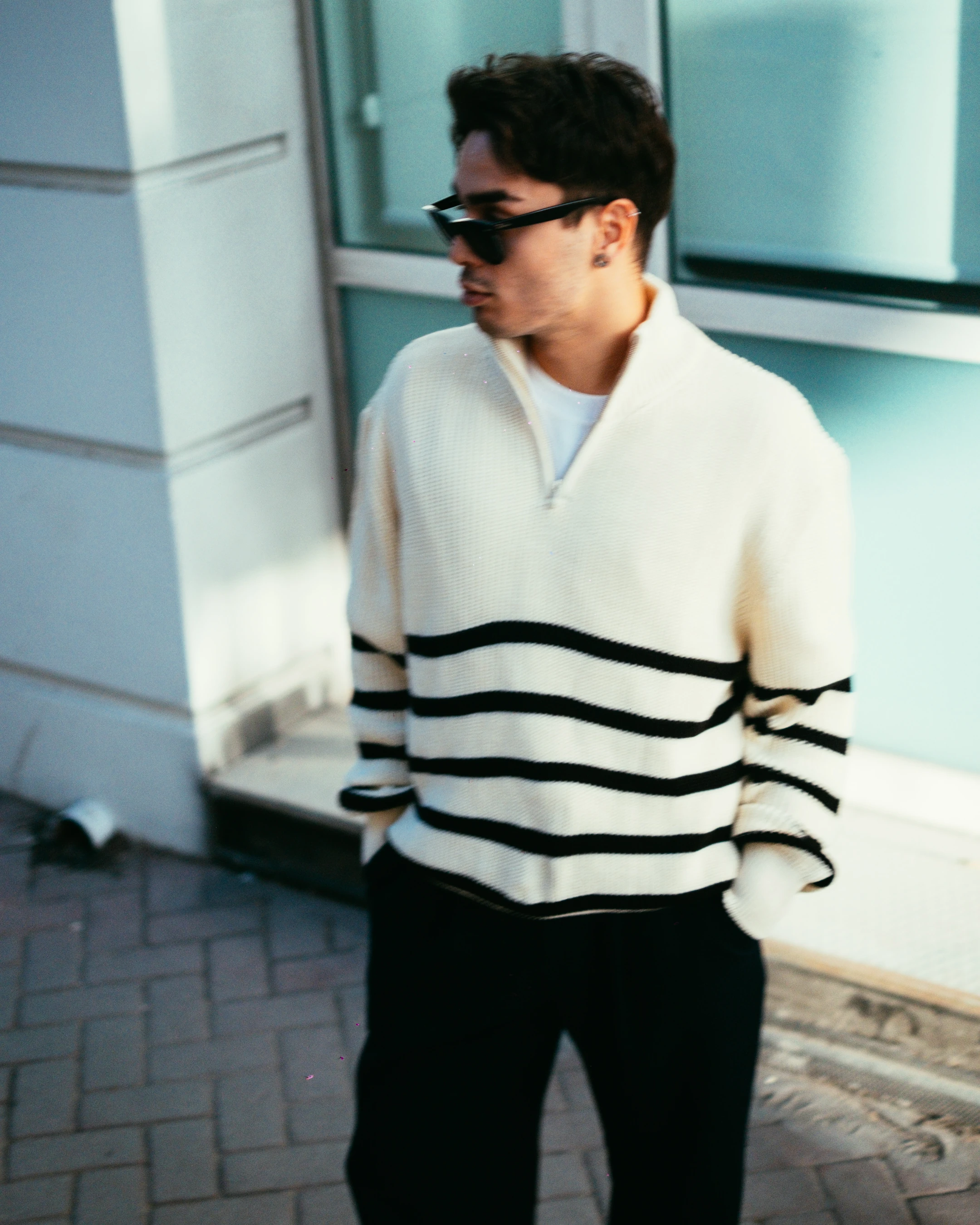 Krem Yarım Fermuarlı Oversize Çizgili Triko