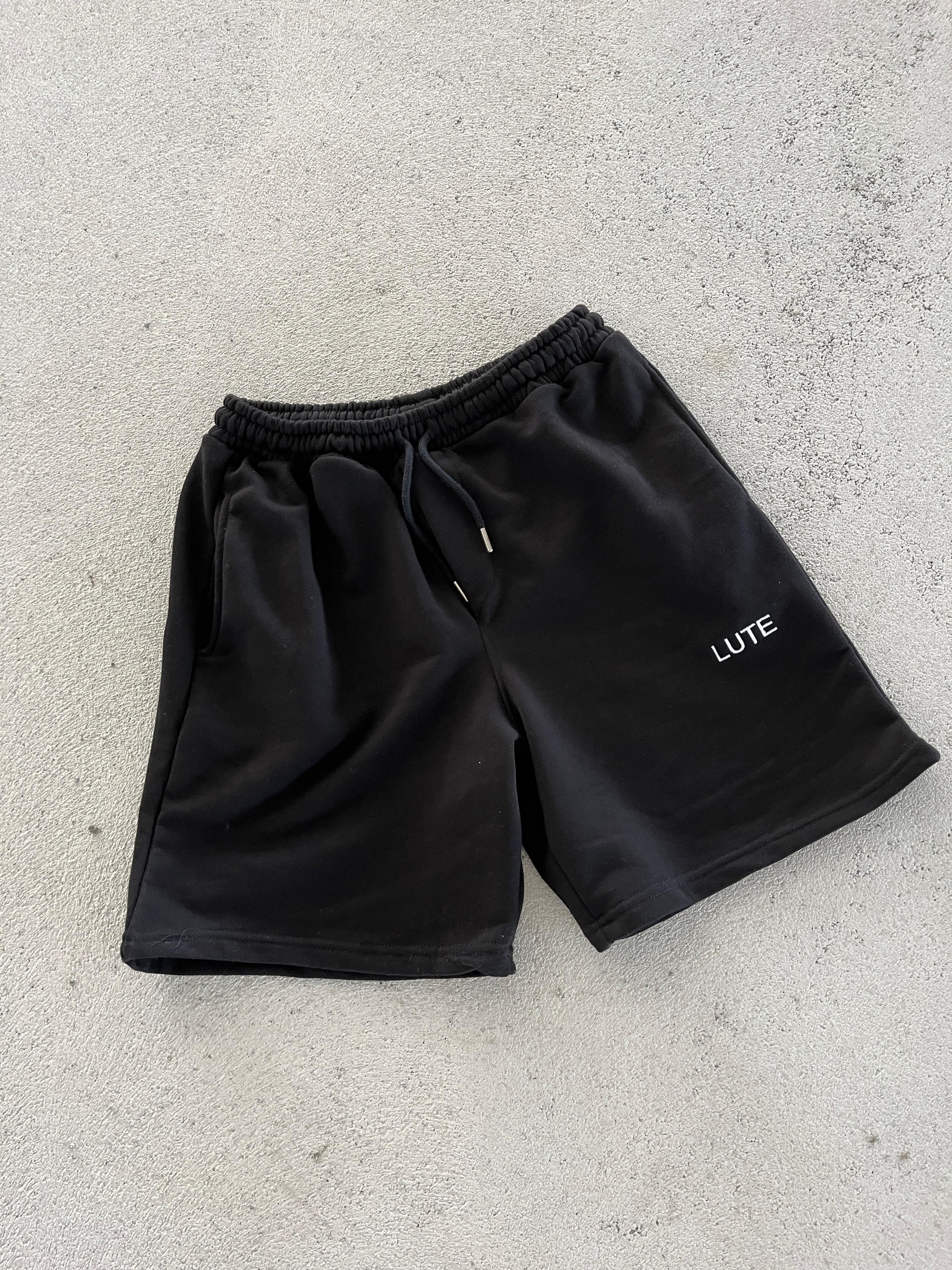 LUTE Pemium Nakış Detaylı Oversize Şort - Siyah
