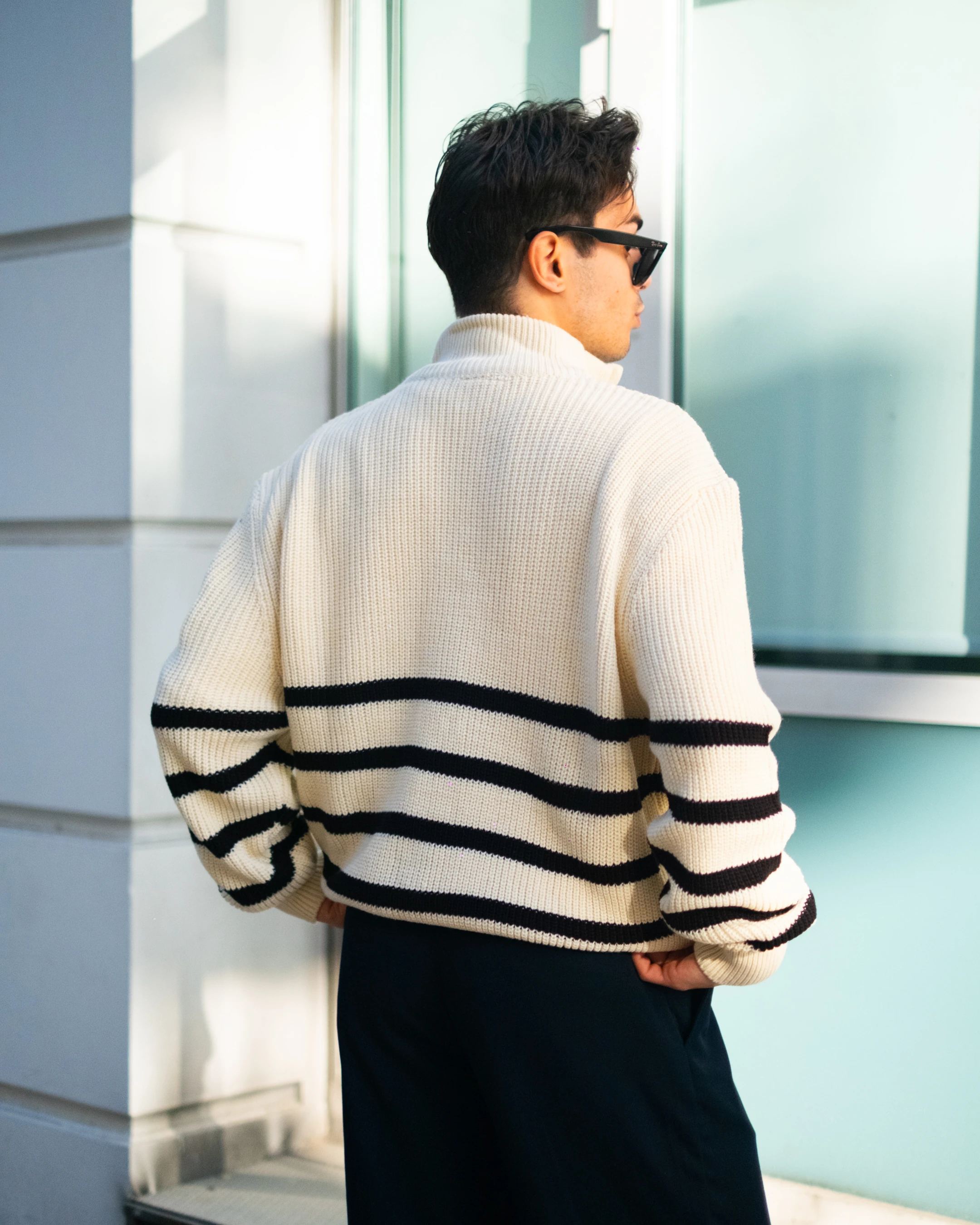 Krem Yarım Fermuarlı Oversize Çizgili Triko