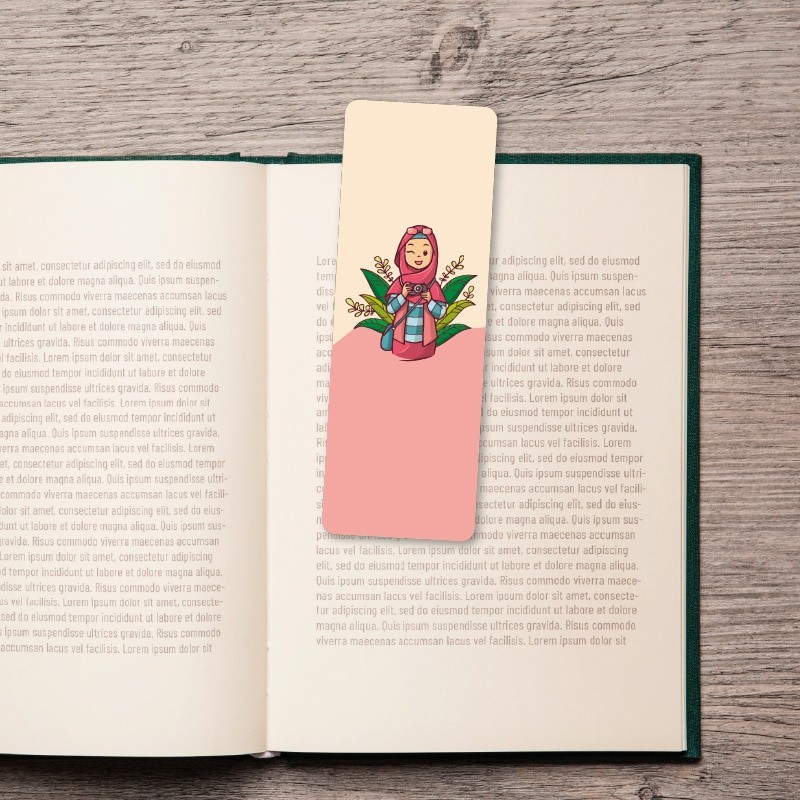 Minzar Nisa – Dikey Kitap Ayracı