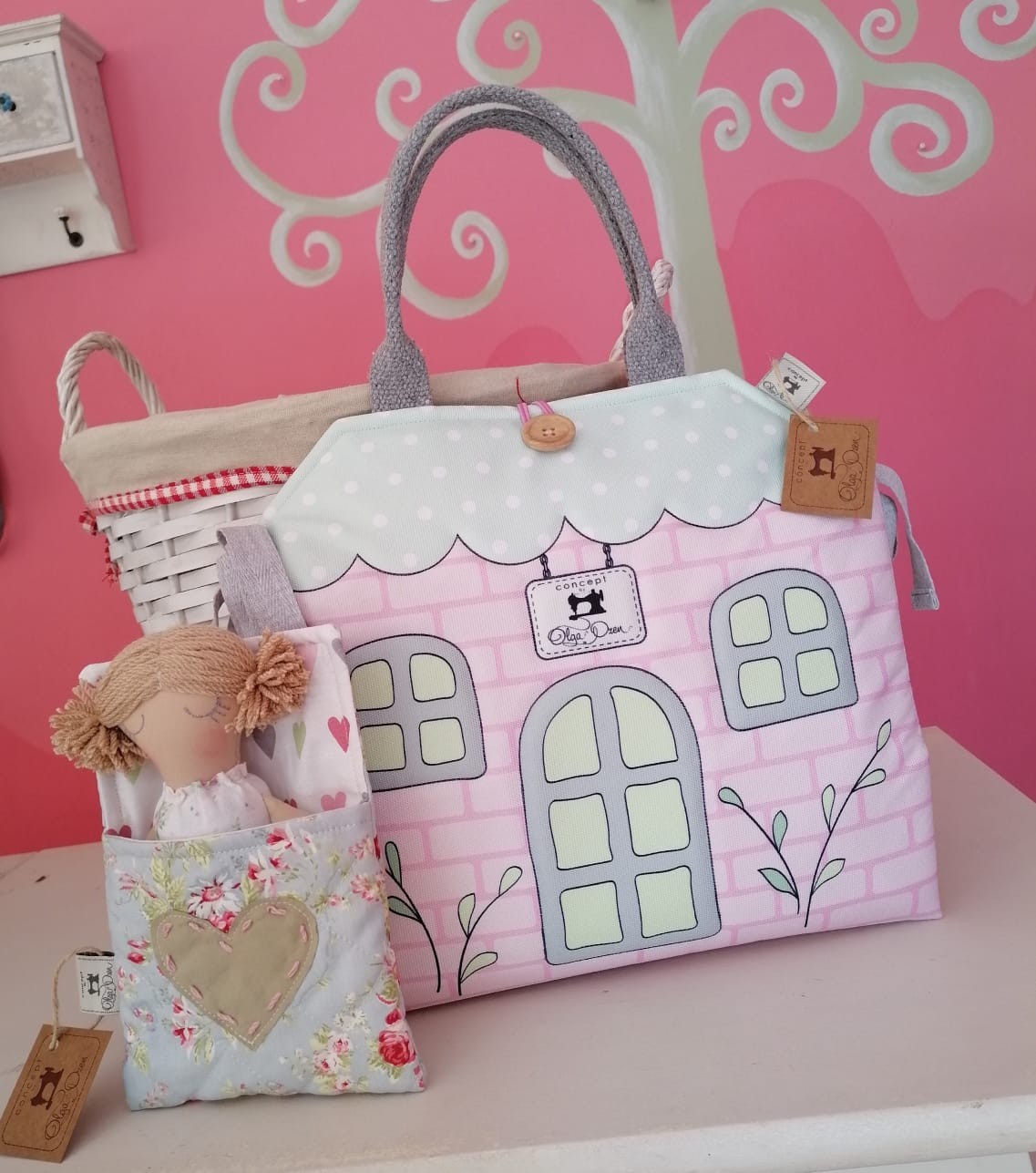 Doll House "Katlanabilir Çanta Bebek Oyun Evi - Bebek Hediyeli