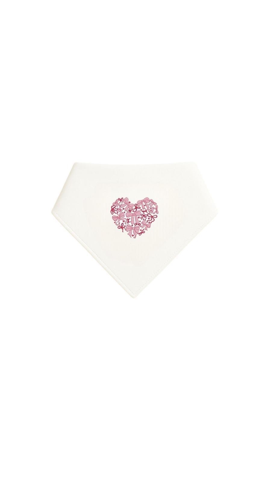 Beyaz Kalp Desenli Kedi ve Köpek Bandana