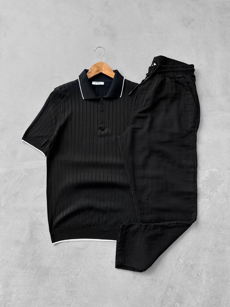 Polo Yaka Düğmeli Fitilli Tişört & Müslin Kumaş Keten Pantolon - Siyah