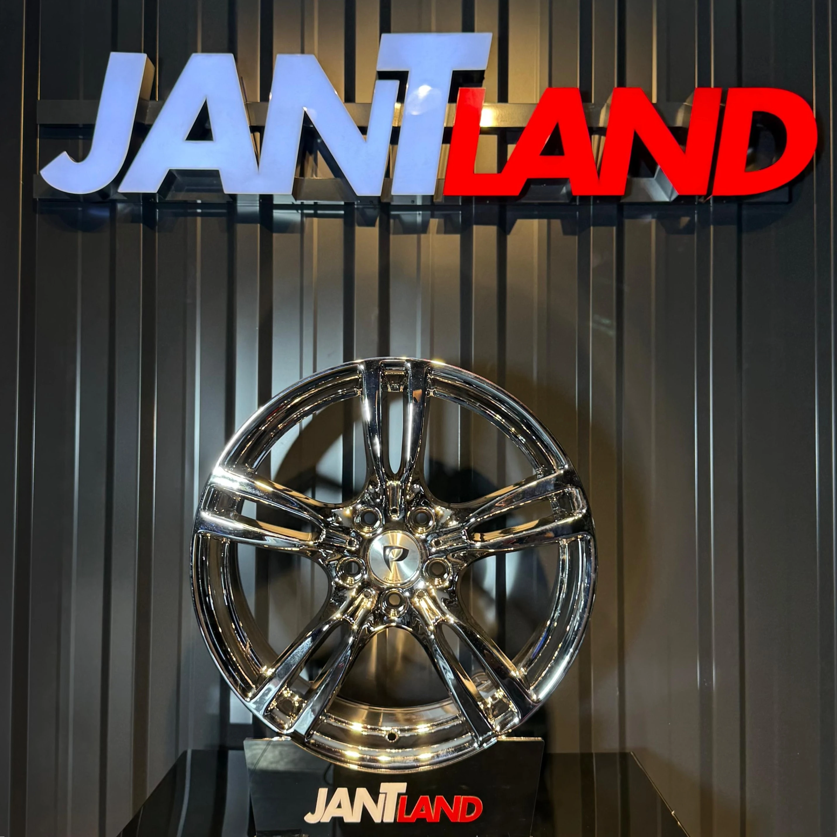 BK51-83 8 X 19 BK-5183 5X120 ET35 72.56 VACOOM CHROME XL