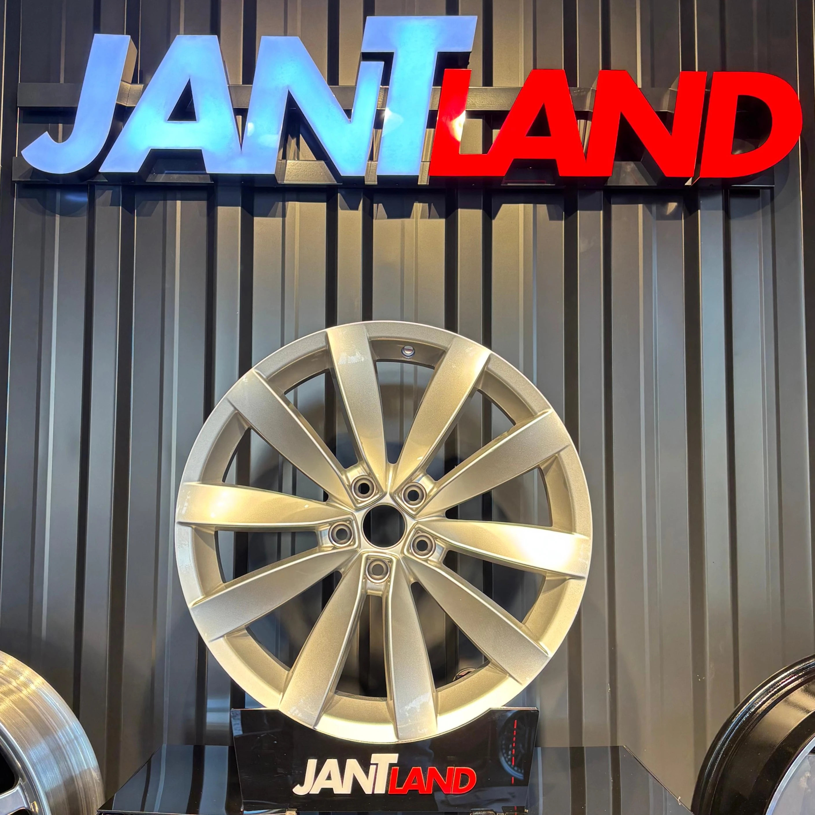 R1A-433/8 17/4*100 17*7.5 ET41 67.1 GM