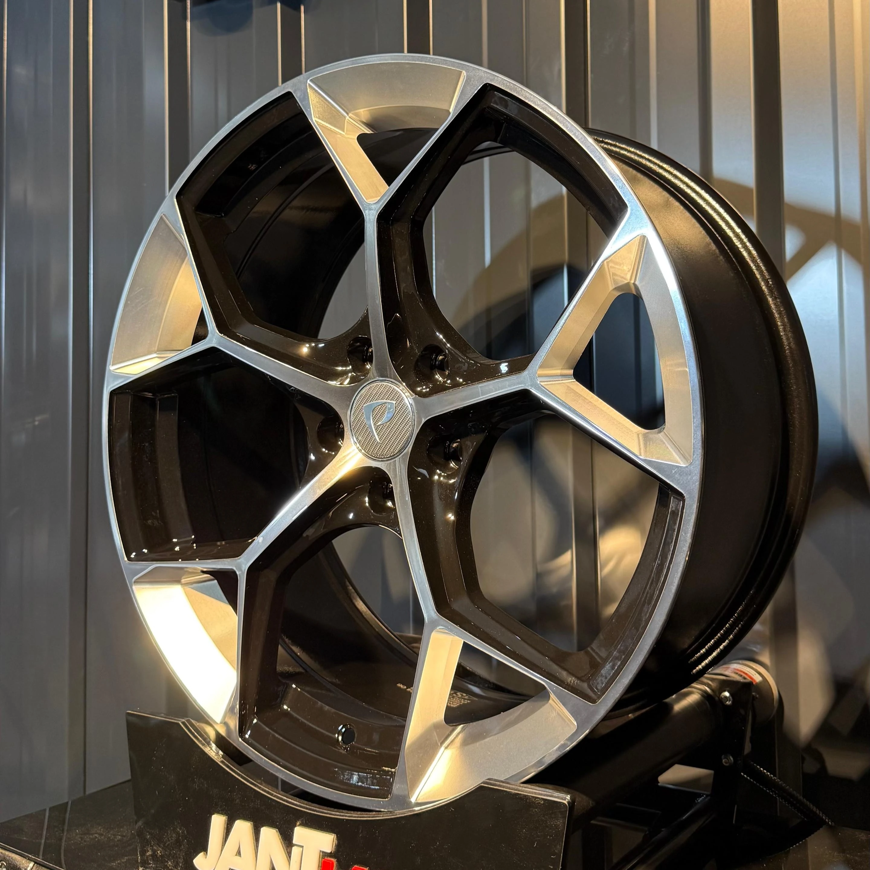 BKY1090 9x20" 5x112 ET33 66,45 Black Milling Jant(4 adet)