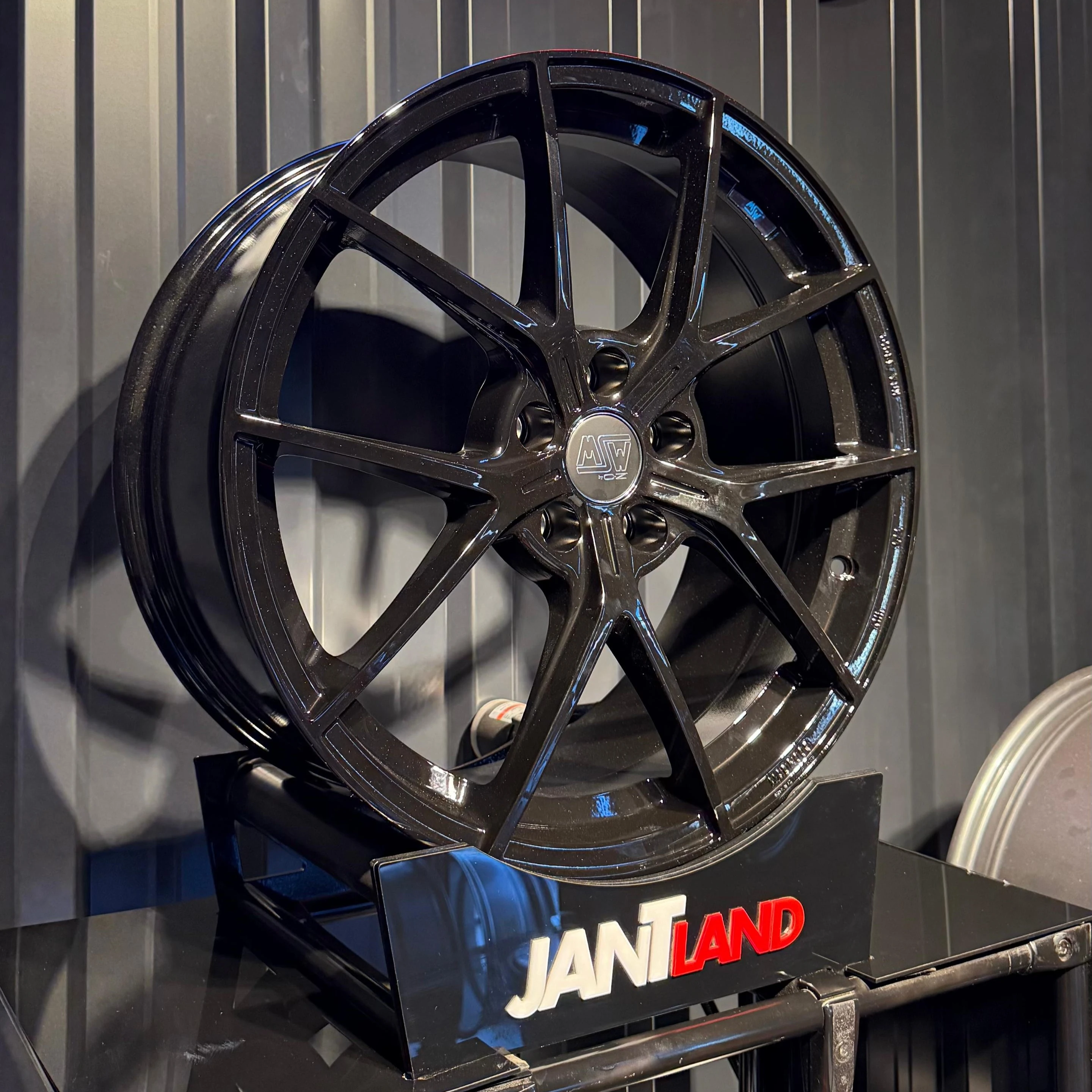 MSW-P1-4 8.5X19 5X112 MSW-P1 ET44 GLOSS BLACK