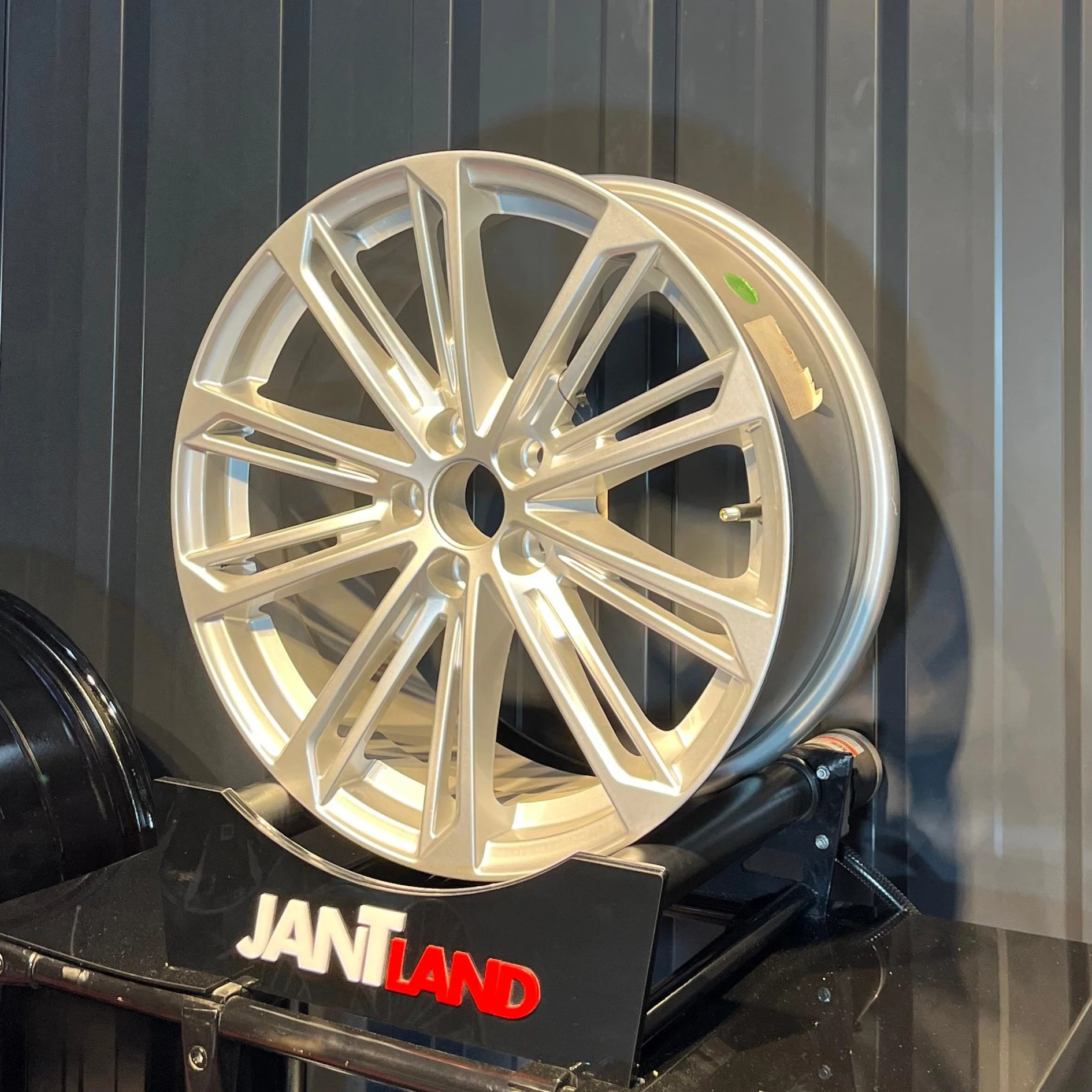 DY299 8.5X19 5X112 ET42 S 57,1