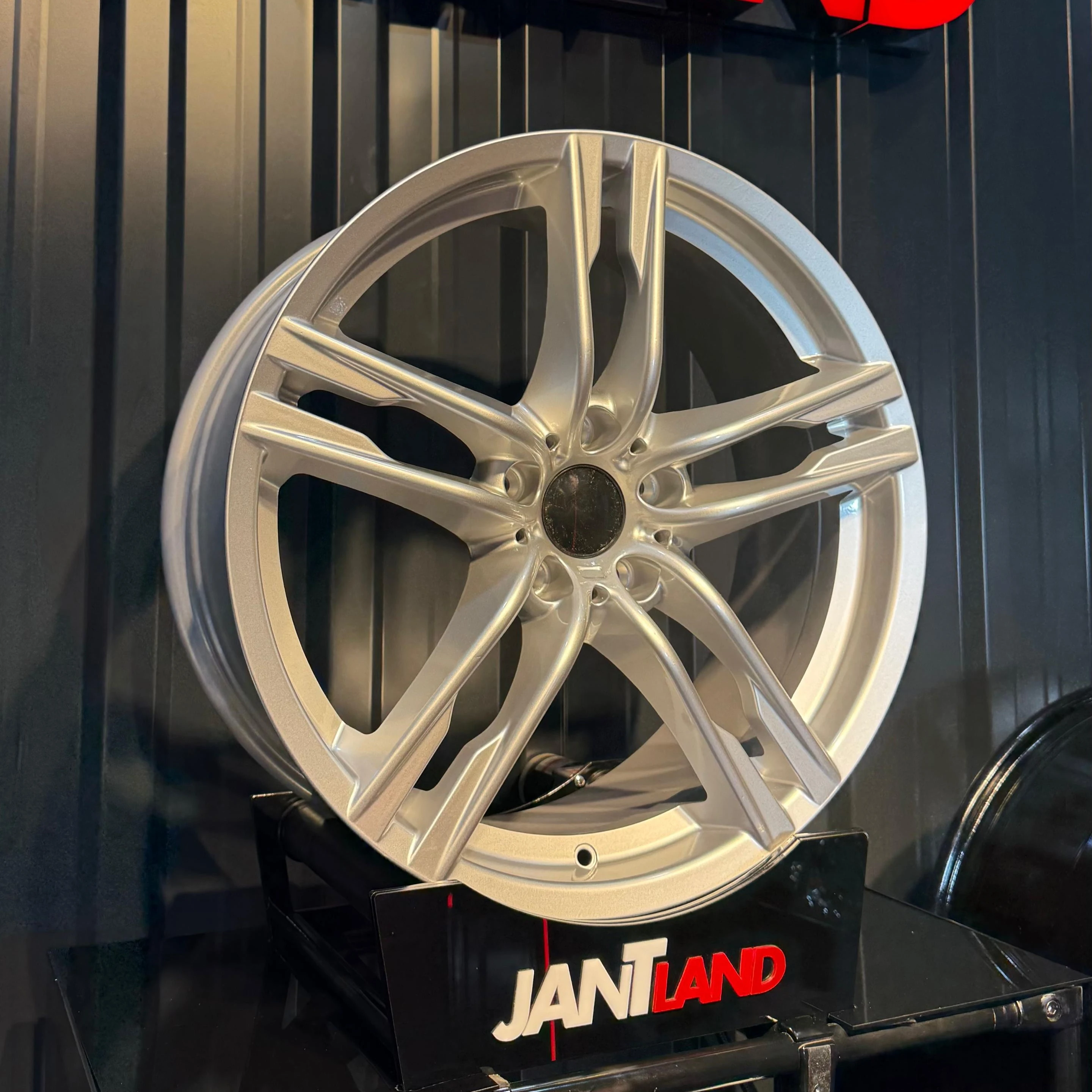 DY1540 8,5X20 5X120 ET33 72,6 S (4ADET)