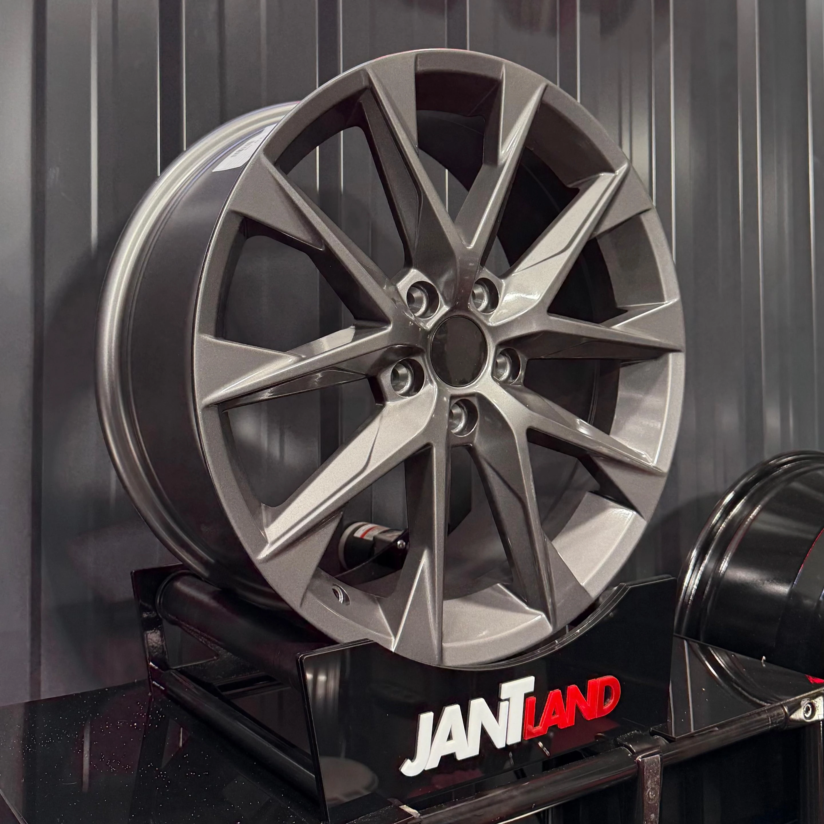 DY1768-03 18/5*112 18*7.5 ET45 57.1 GMG