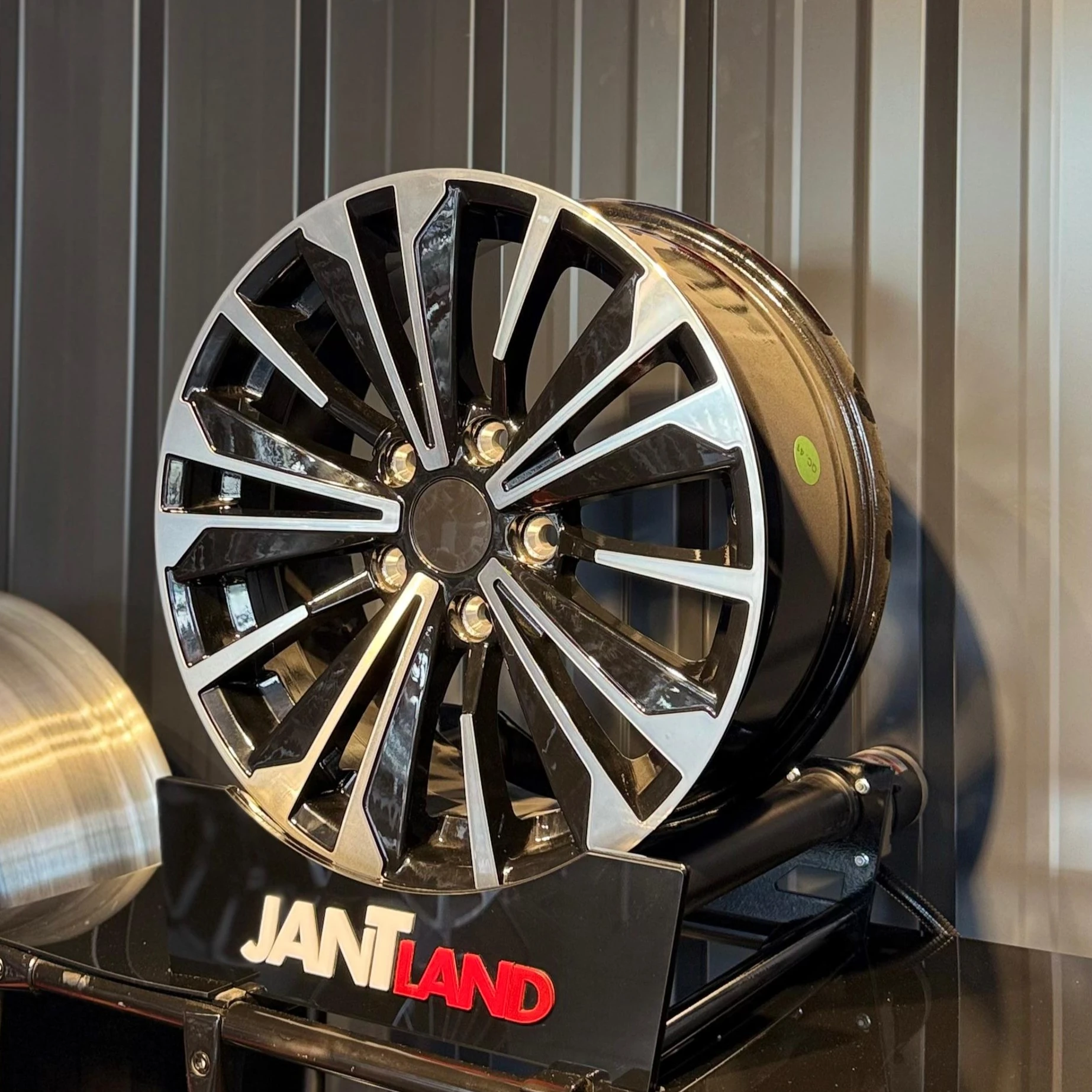 DY1476  7,0X16 5X114,3 ET40 60,1 B/D (4 ADET)