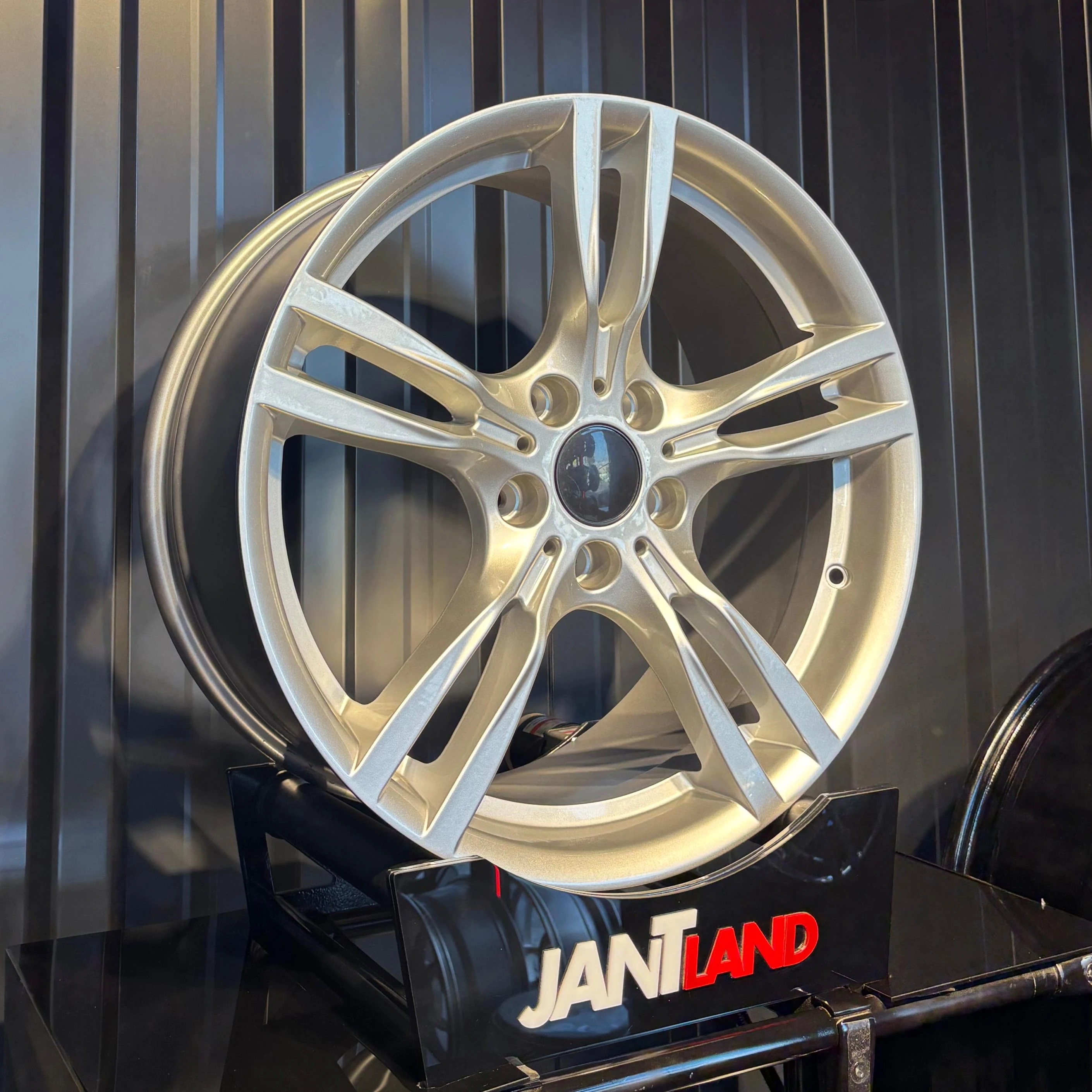 DY459 8,0x19" 9,0x19" ET34 ET37 72,6 Silver Jant(4 adet)