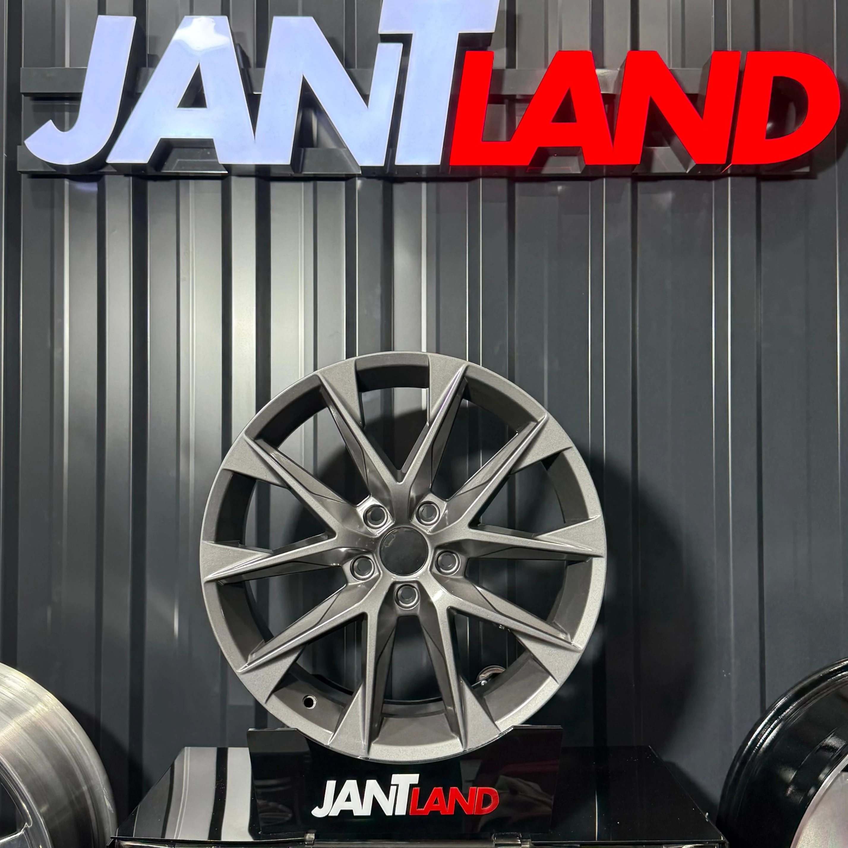 DY1768-03 18/5*112 18*7.5 ET45 57.1 GMG