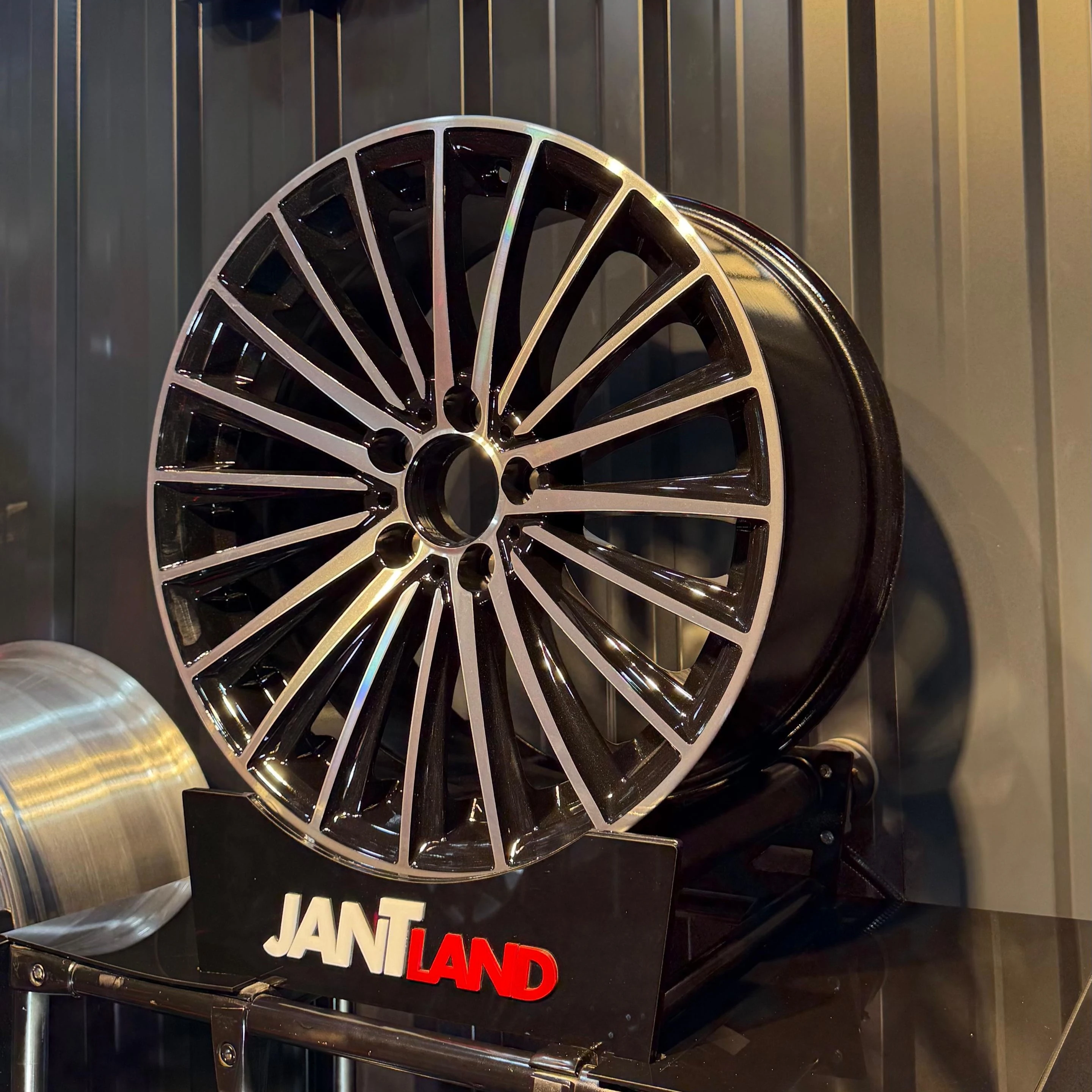 SONİC 1022/2 8.0X18 5X112 ET38 66,6 BD