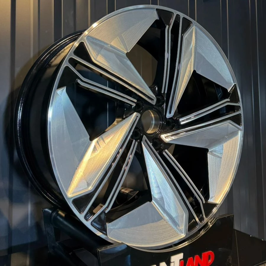 FAD23 9,0x20" 5x112 ET30 66,5 Black Milling Jant (4 adet) 