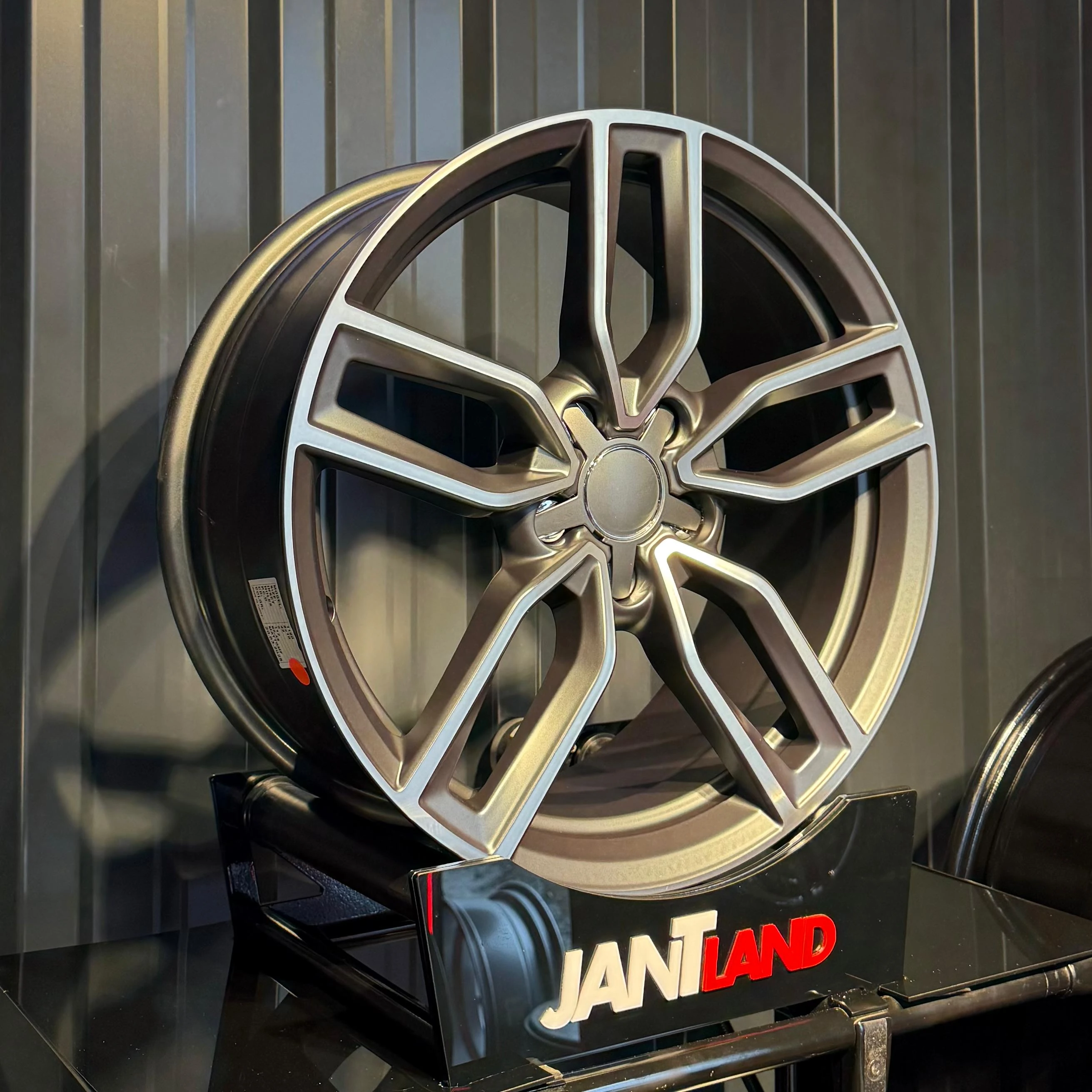 RC1180 8,0x18" 5x112 ET42 66,45 GMF Jant(4 adet)