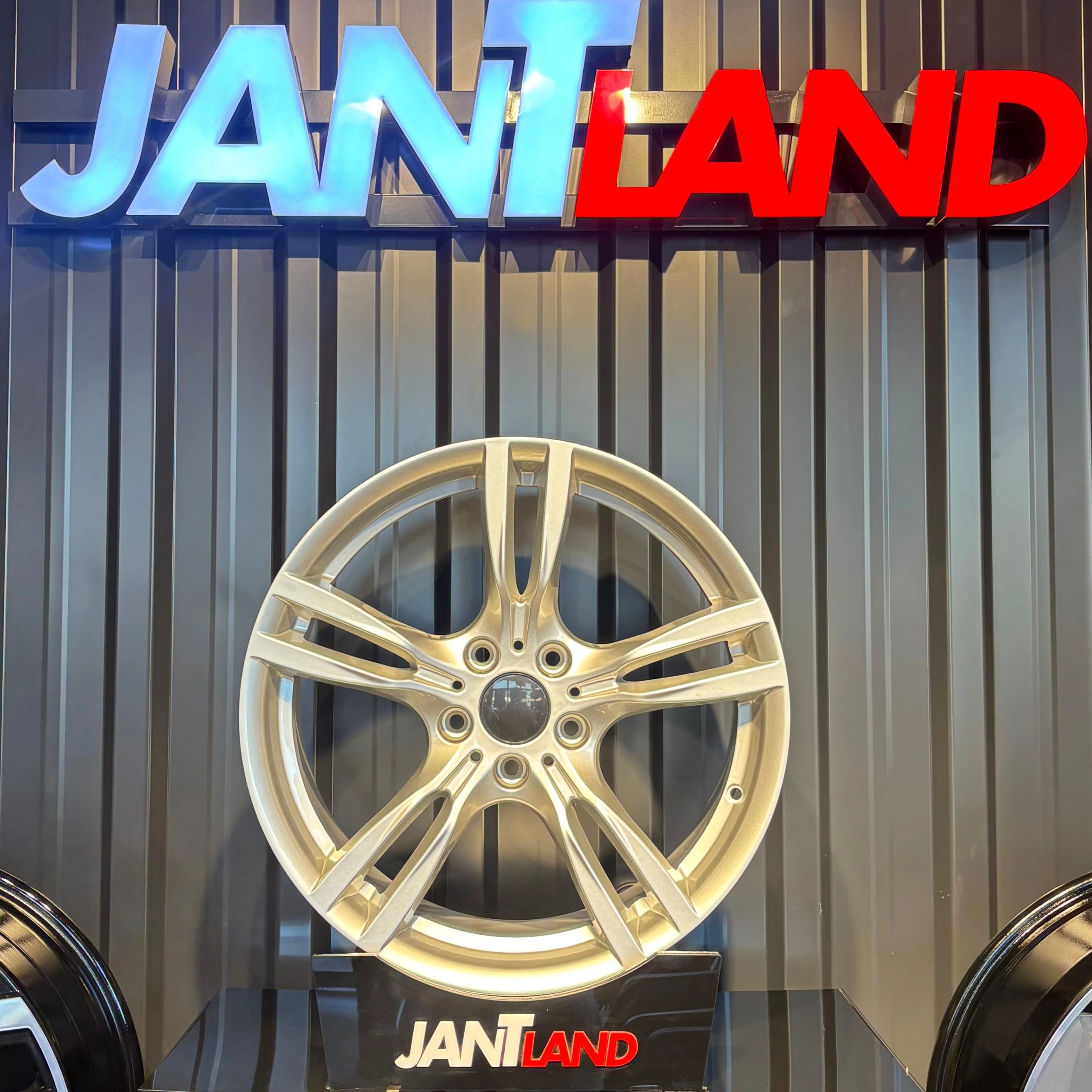 DY459 8,0x19" 9,0x19" ET34 ET37 72,6 Silver Jant(4 adet)