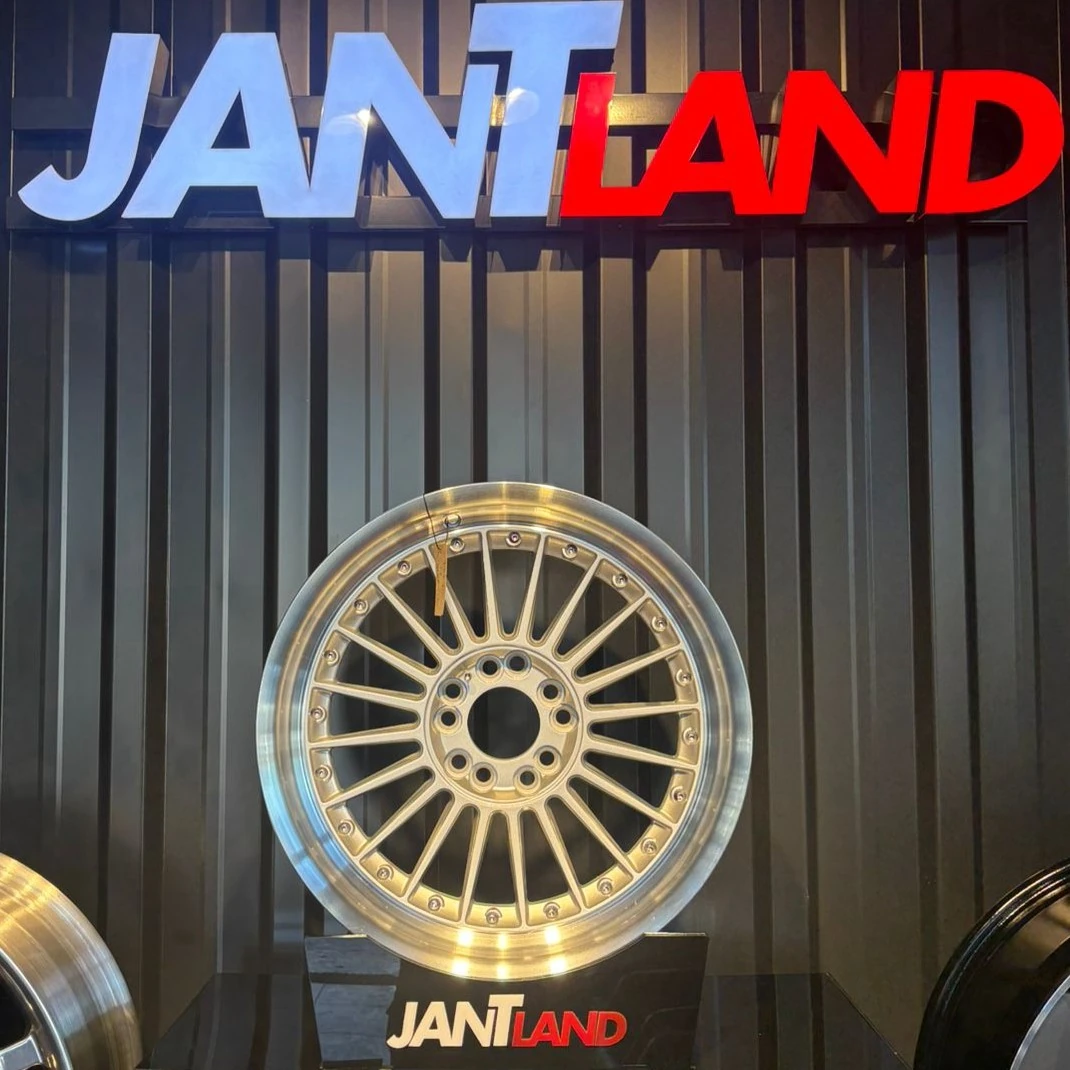 BCH7307 8,0x17" 9,0x17" 5x120 72,56 Silver Lip + Black Riverts Jant(4 adet)