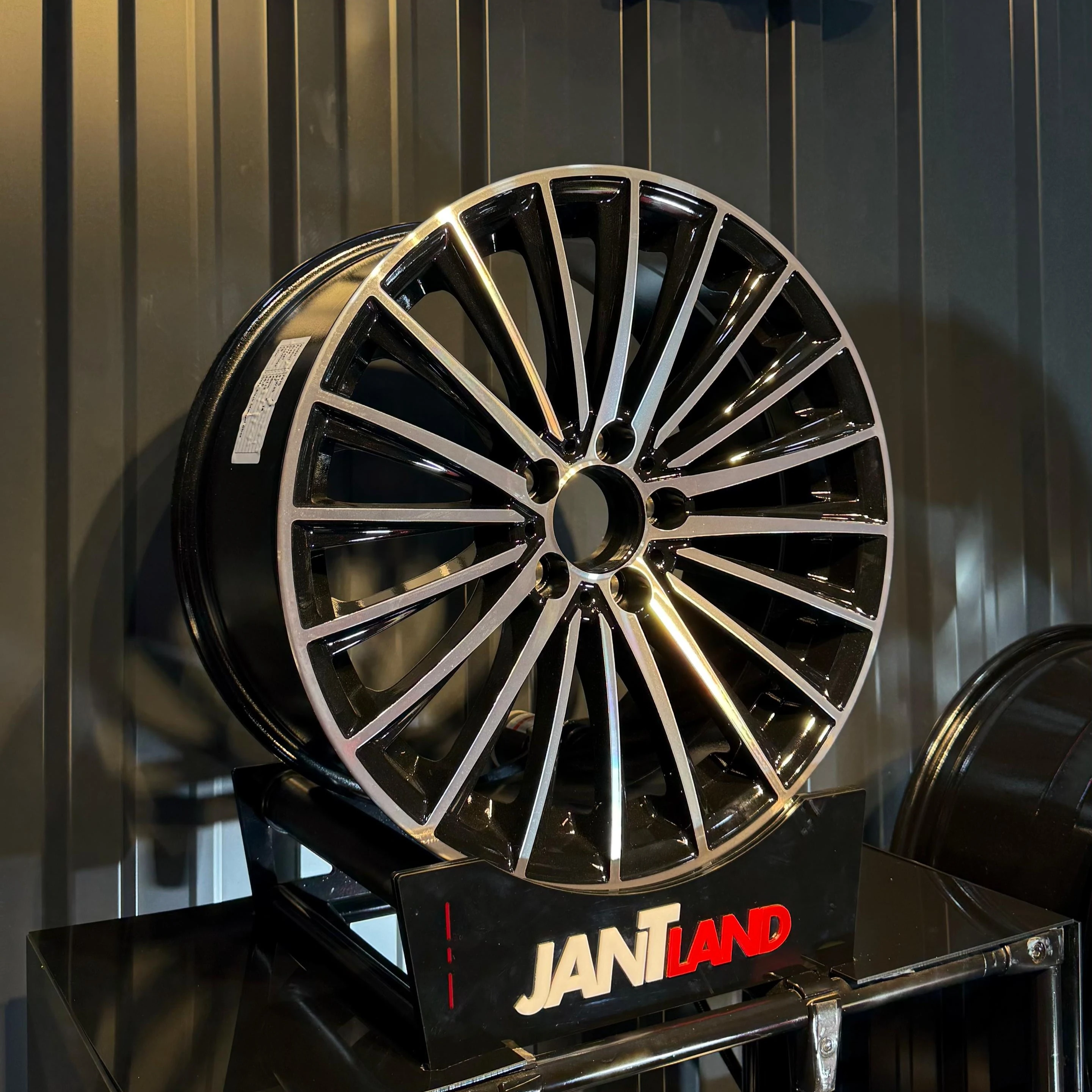 SONİC 1022/2 8.0X18 5X112 ET38 66,6 BD