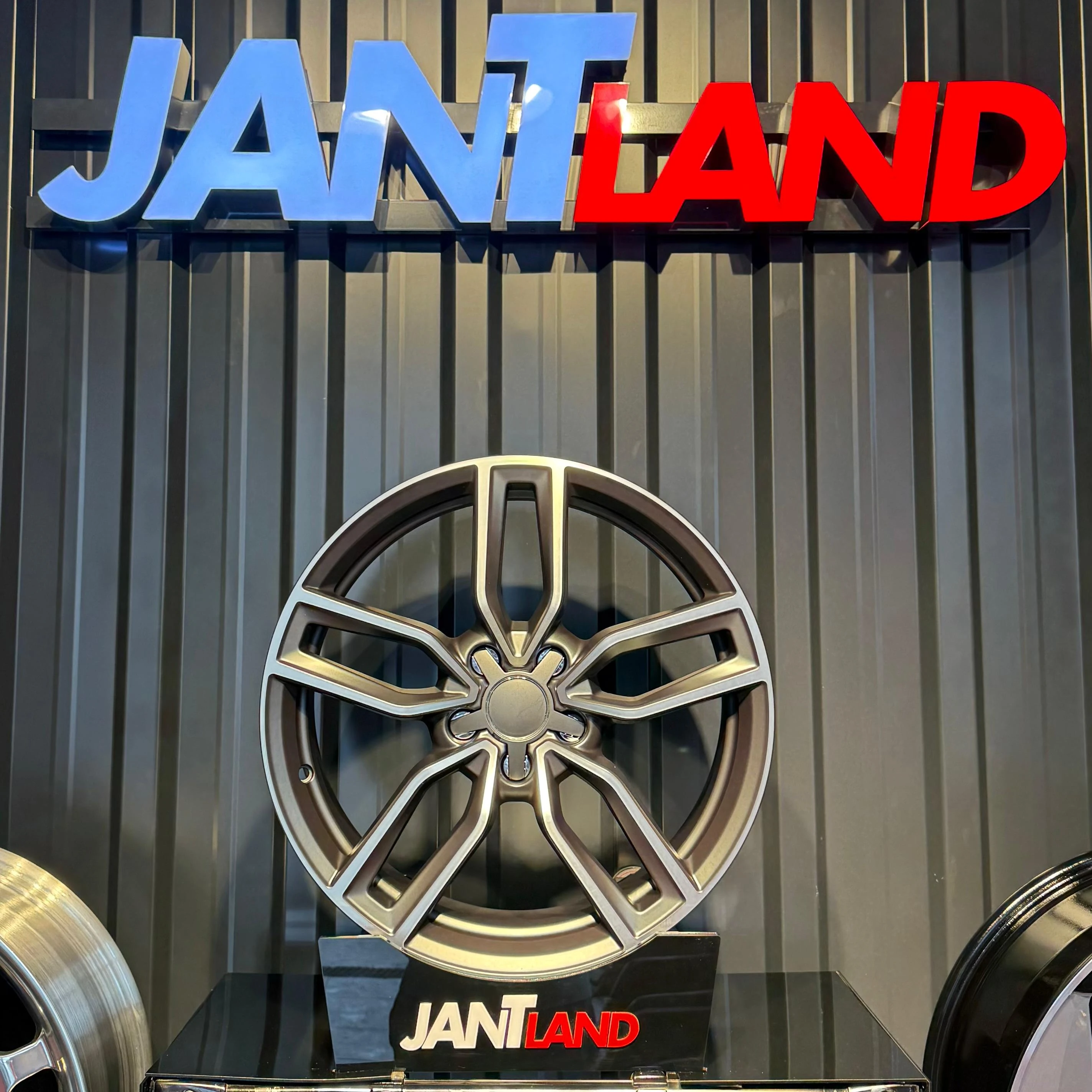 RC1180 8,0x18" 5x112 ET42 66,45 GMF Jant(4 adet)