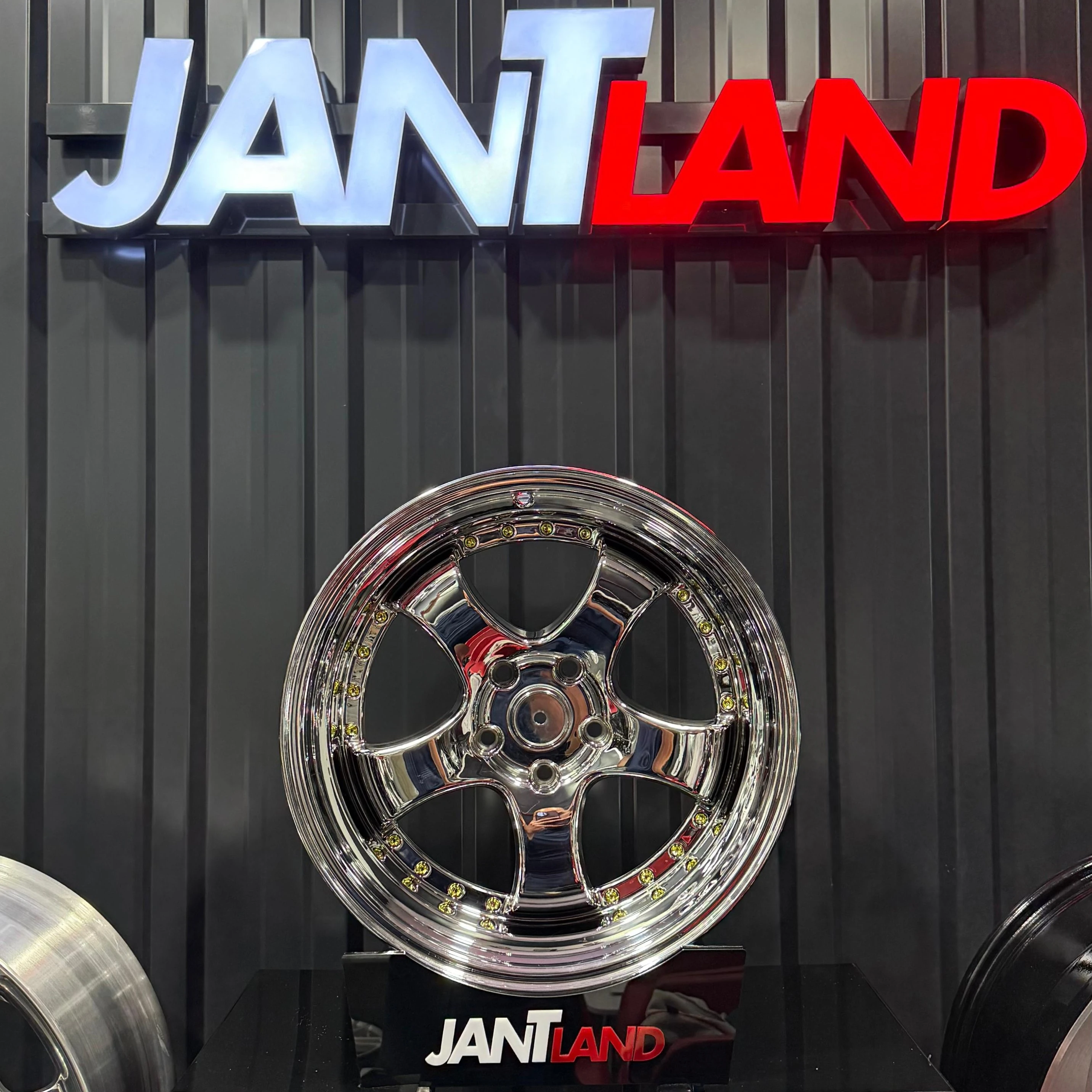 L002 8,5x18" 9,5x18" 5x100/114.3 ET25 73,1 Chrome Jant(4 adet)