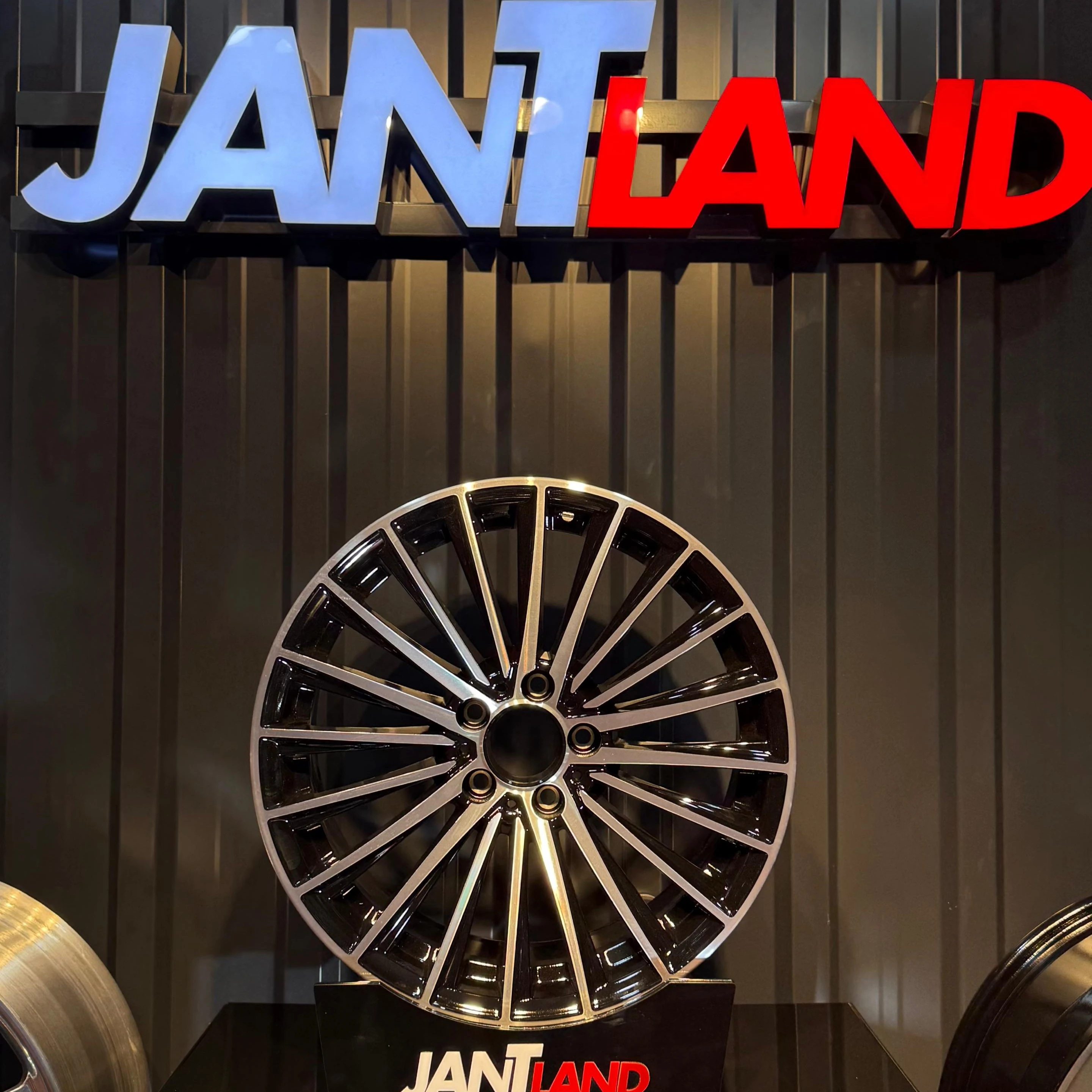 SONİC 1022/2 8.0X18 5X112 ET38 66,6 BD