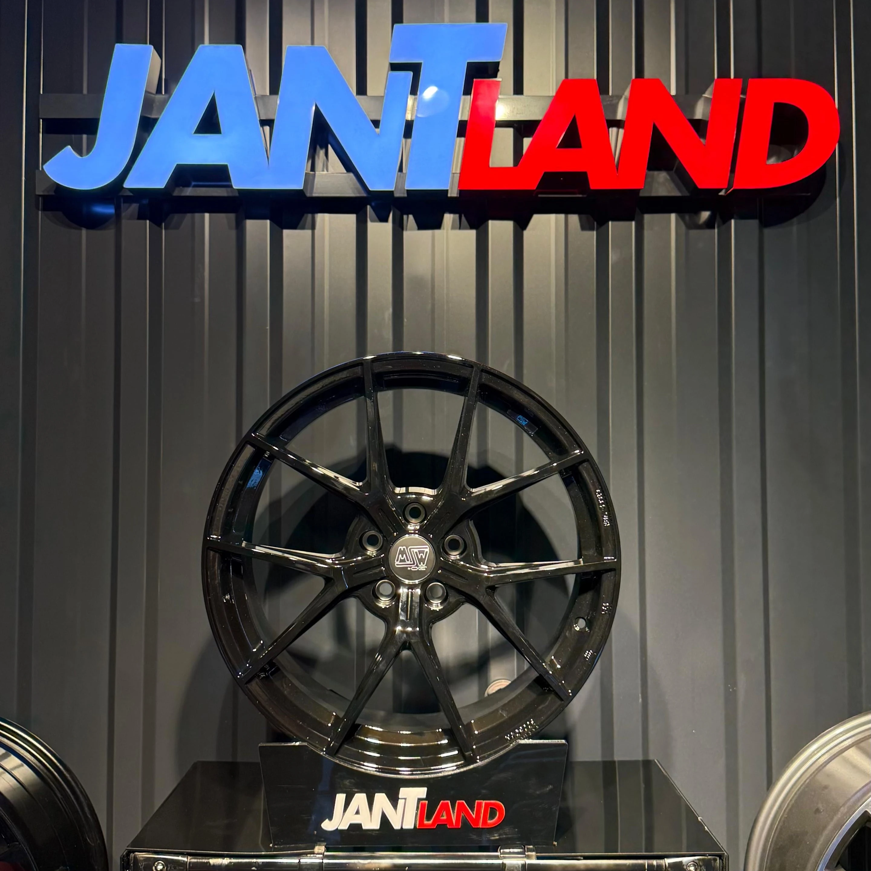 MSW-P1-4 8.5X19 5X112 MSW-P1 ET44 GLOSS BLACK