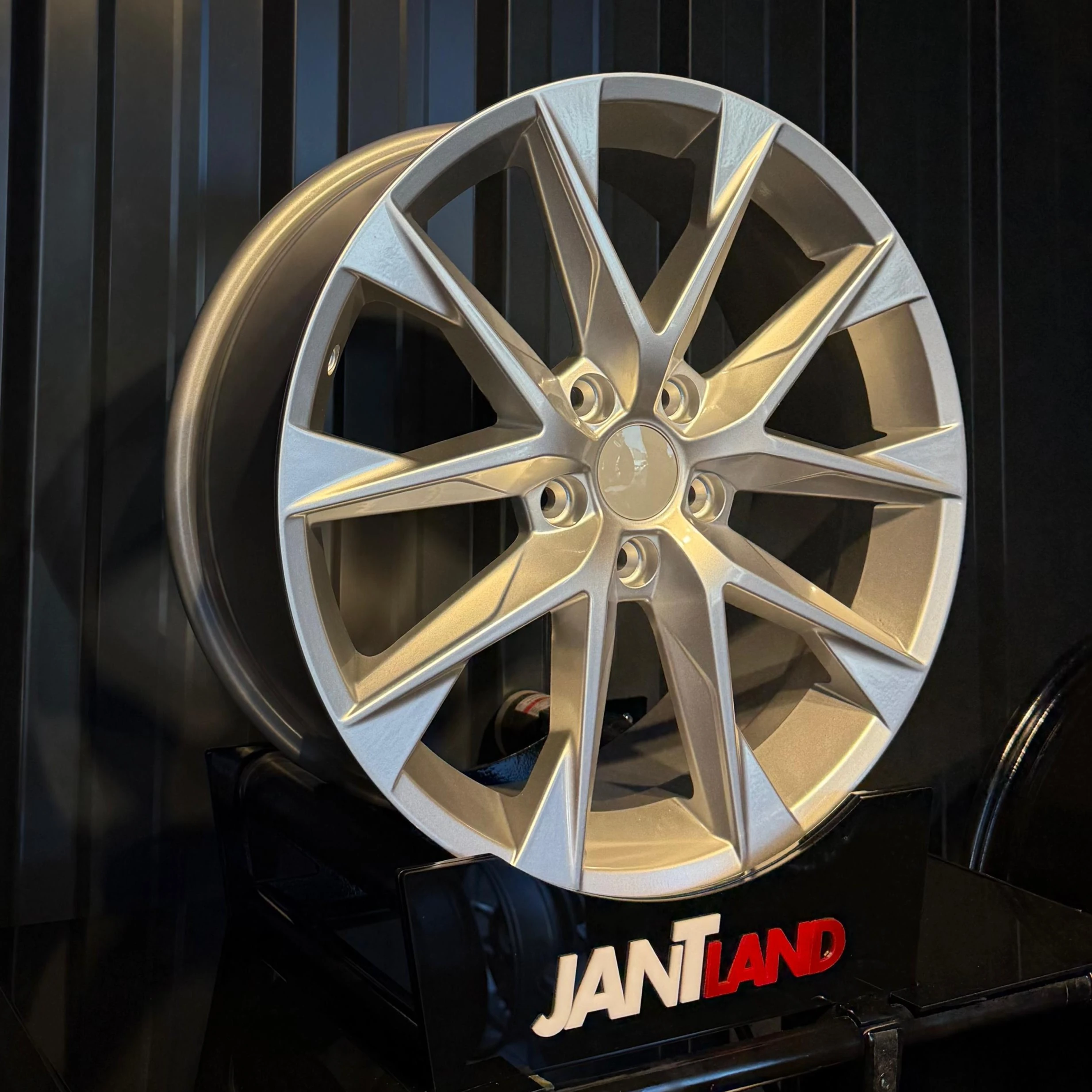 DY1768-04 18/5*112 18*7.5 ET45 57.1 S (4ADET